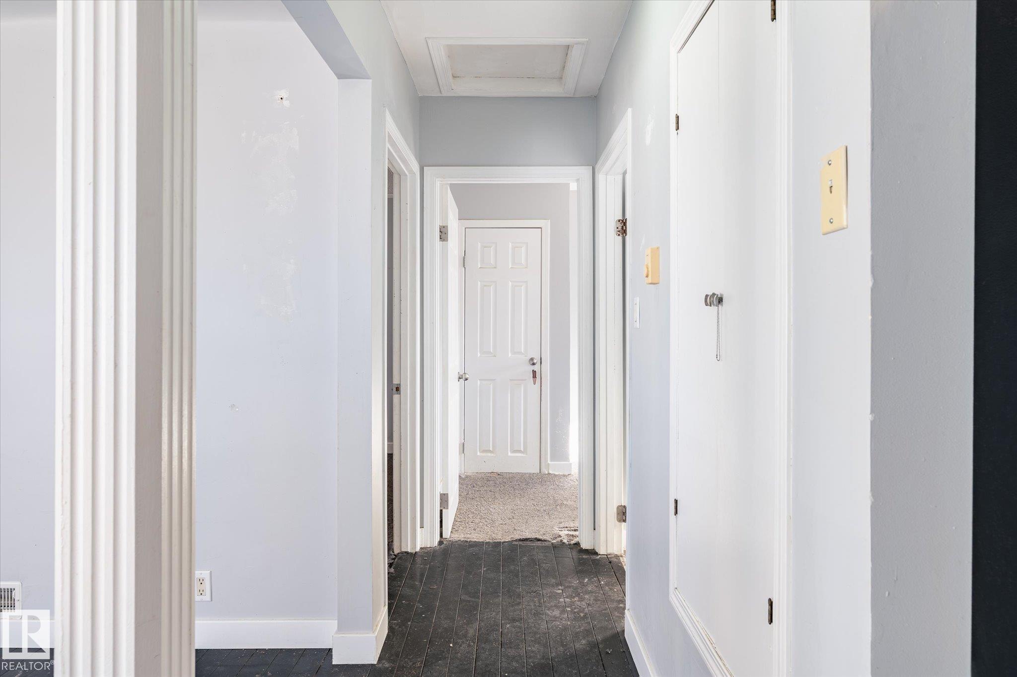 Photo 10 at 10439 159 Street NW, Britannia Youngstown, Edmonton