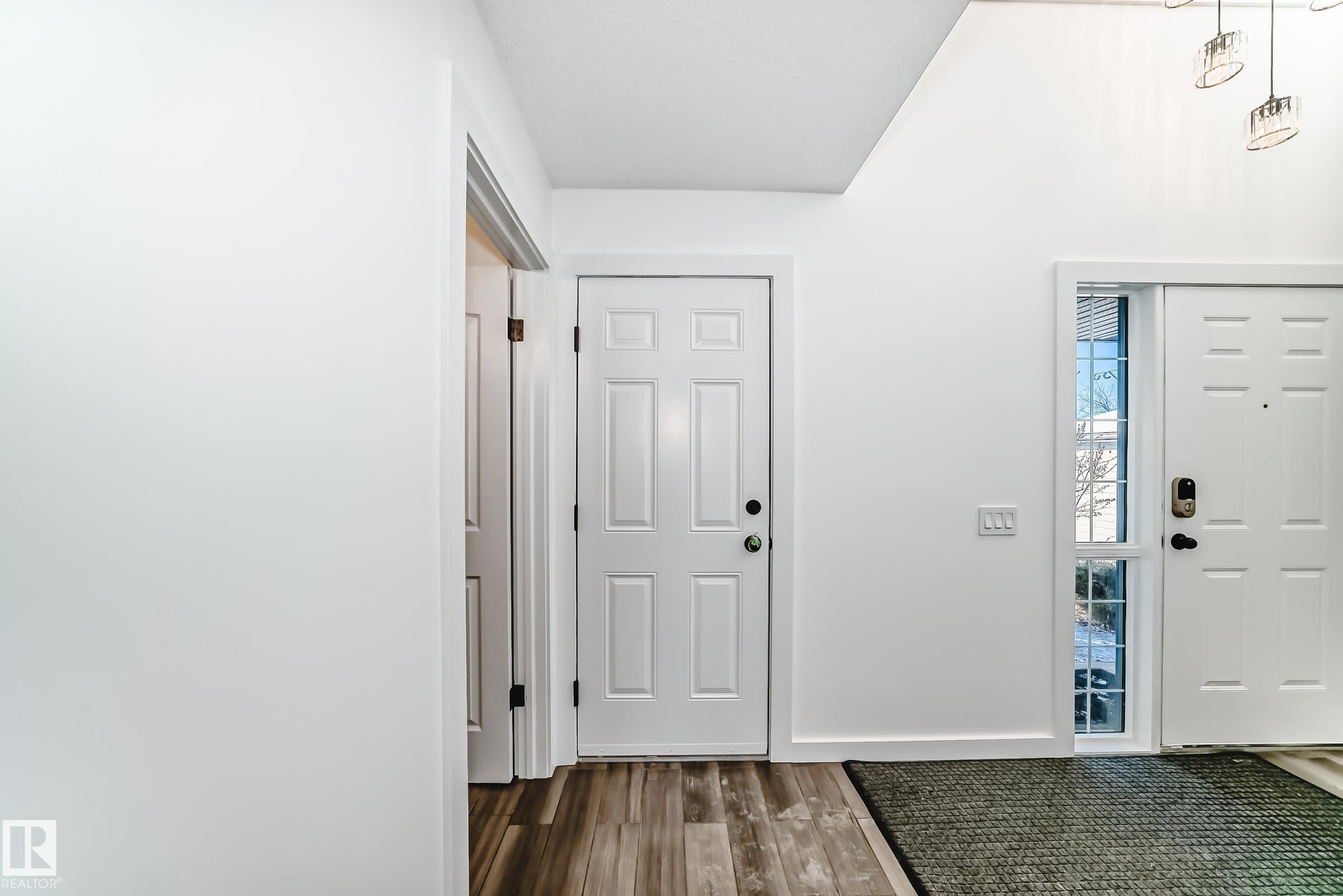 Photo 28 at 4008 37 Avenue NW, Kiniski Gardens, Edmonton