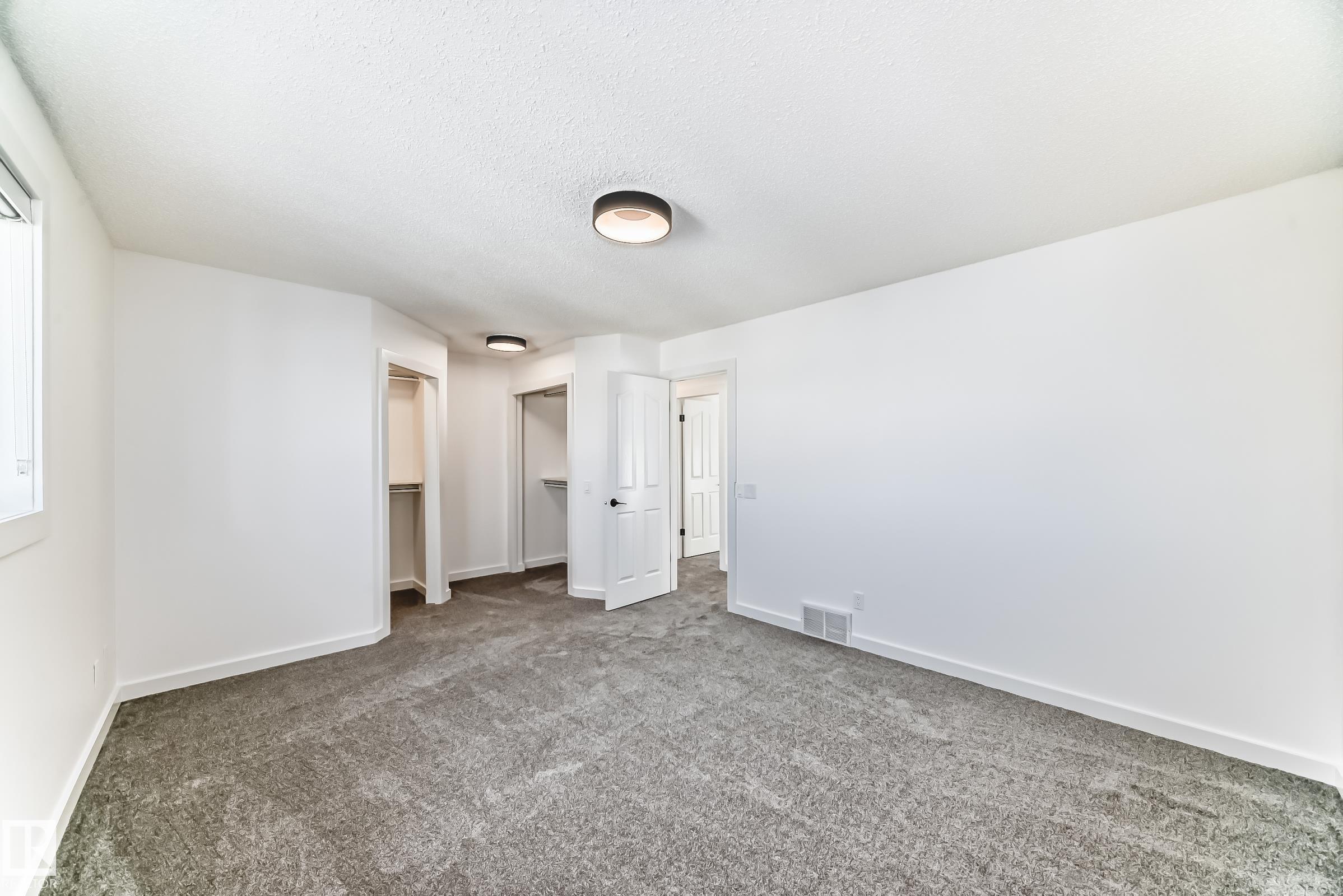 Photo 32 at 4008 37 Avenue NW, Kiniski Gardens, Edmonton