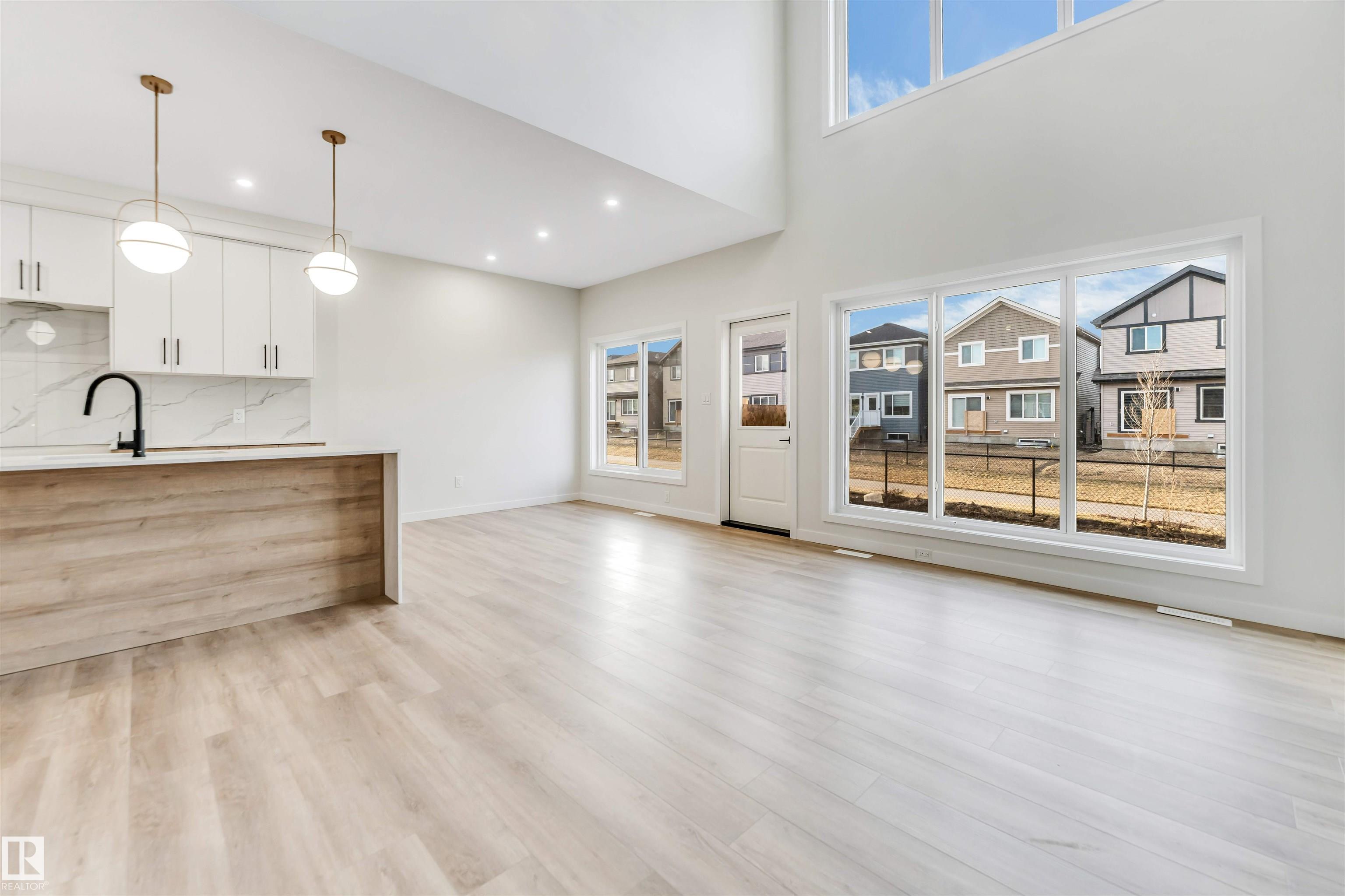 Photo 11 at 8712 181 Avenue NW, Klarvatten, Edmonton