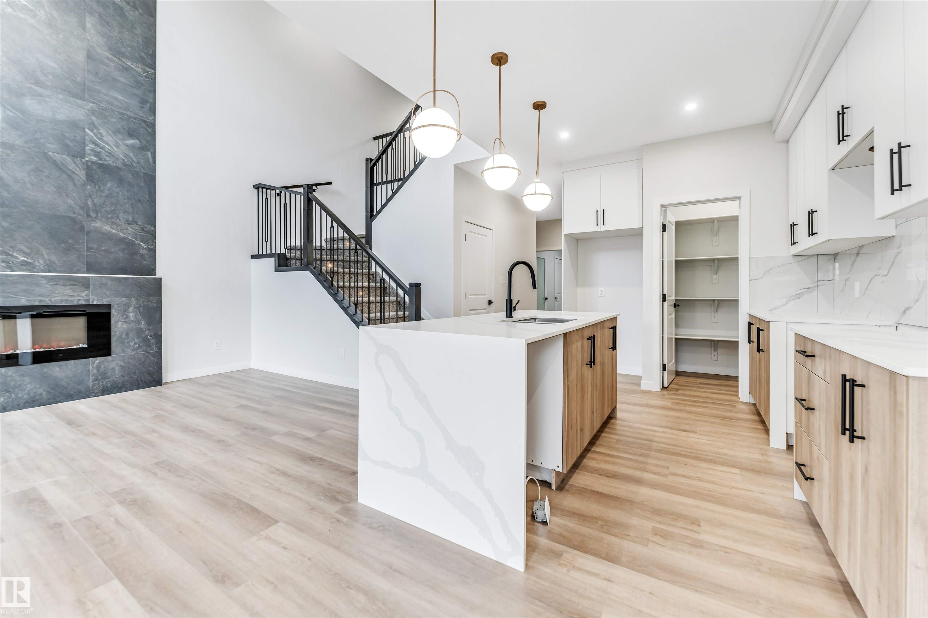 8712 181 Avenue NW, Klarvatten, Edmonton