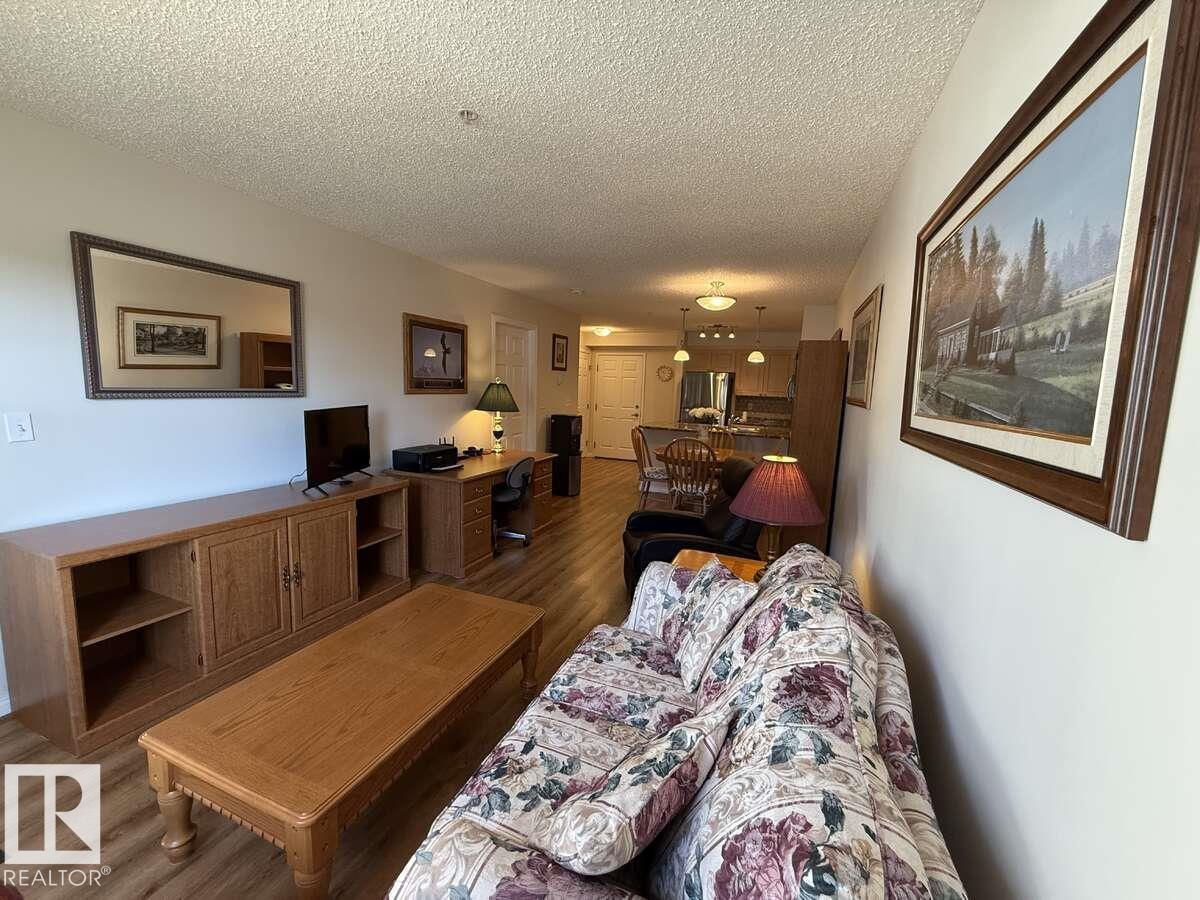 https://zimg.paragon.ice.com/ParagonImages/Property/PM/RAE/225396241/9/0/0/c771c4a0bd32874966b8621b95704044/1/ab9d9d0713c03a3540de5854242a8804/225396241-8af7eae8-20de-4482-a42f-8413bfb8347f.JPG
