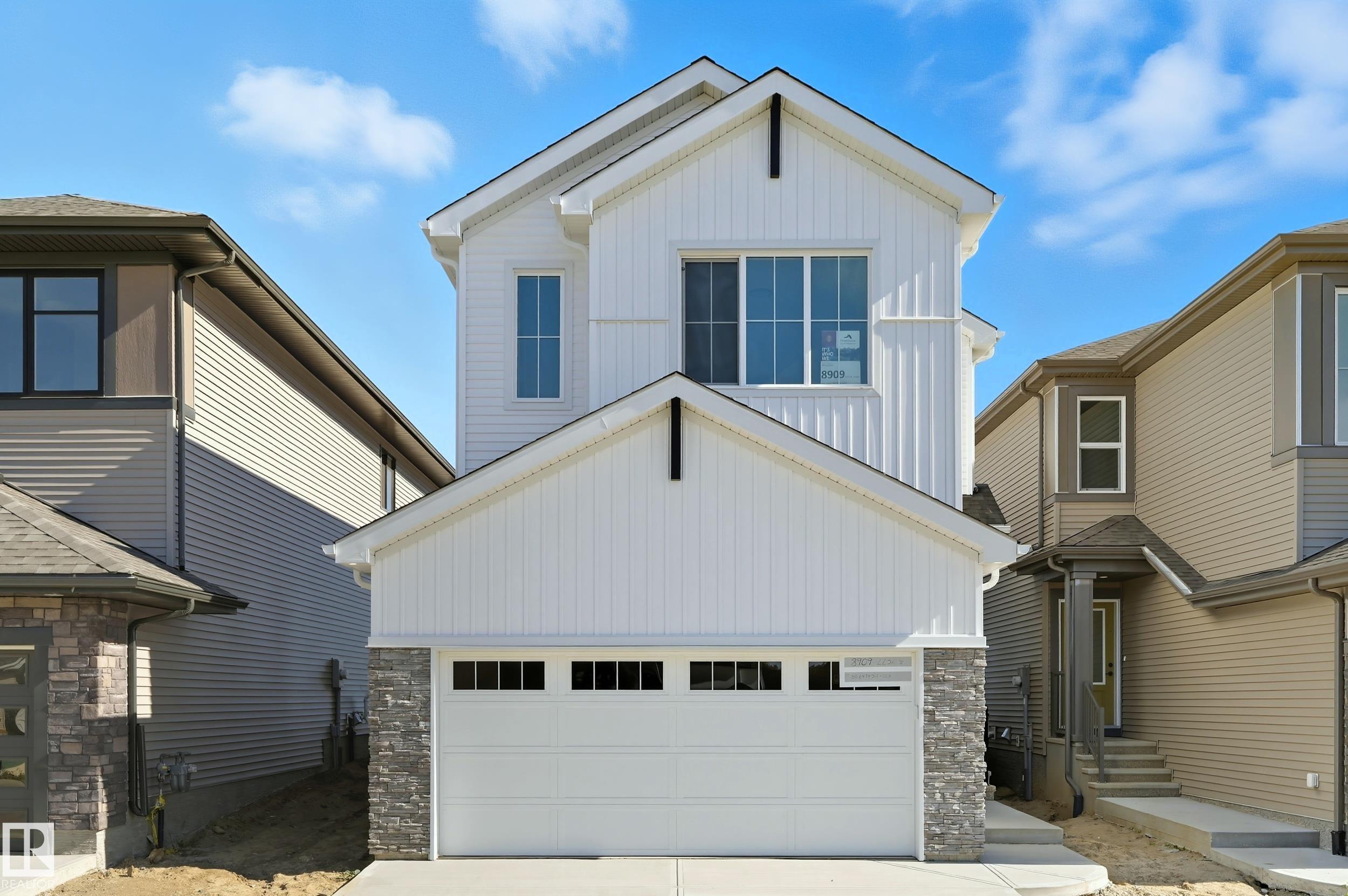 8909 223a Street NW, Rosenthal, Edmonton photo number 2