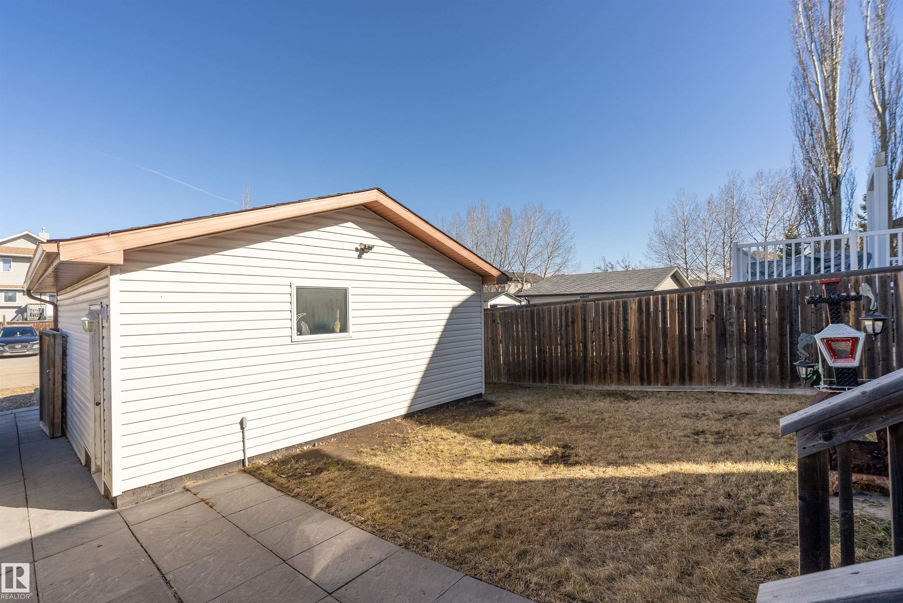 Photo 31 at 85 Sunrose Lane, Suntree, Leduc