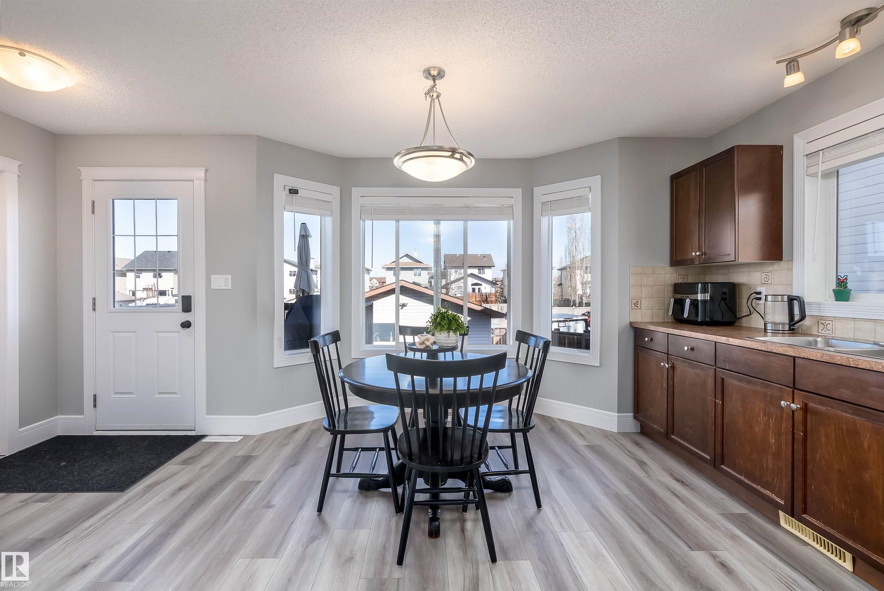 Photo 10 at 85 Sunrose Lane, Suntree, Leduc