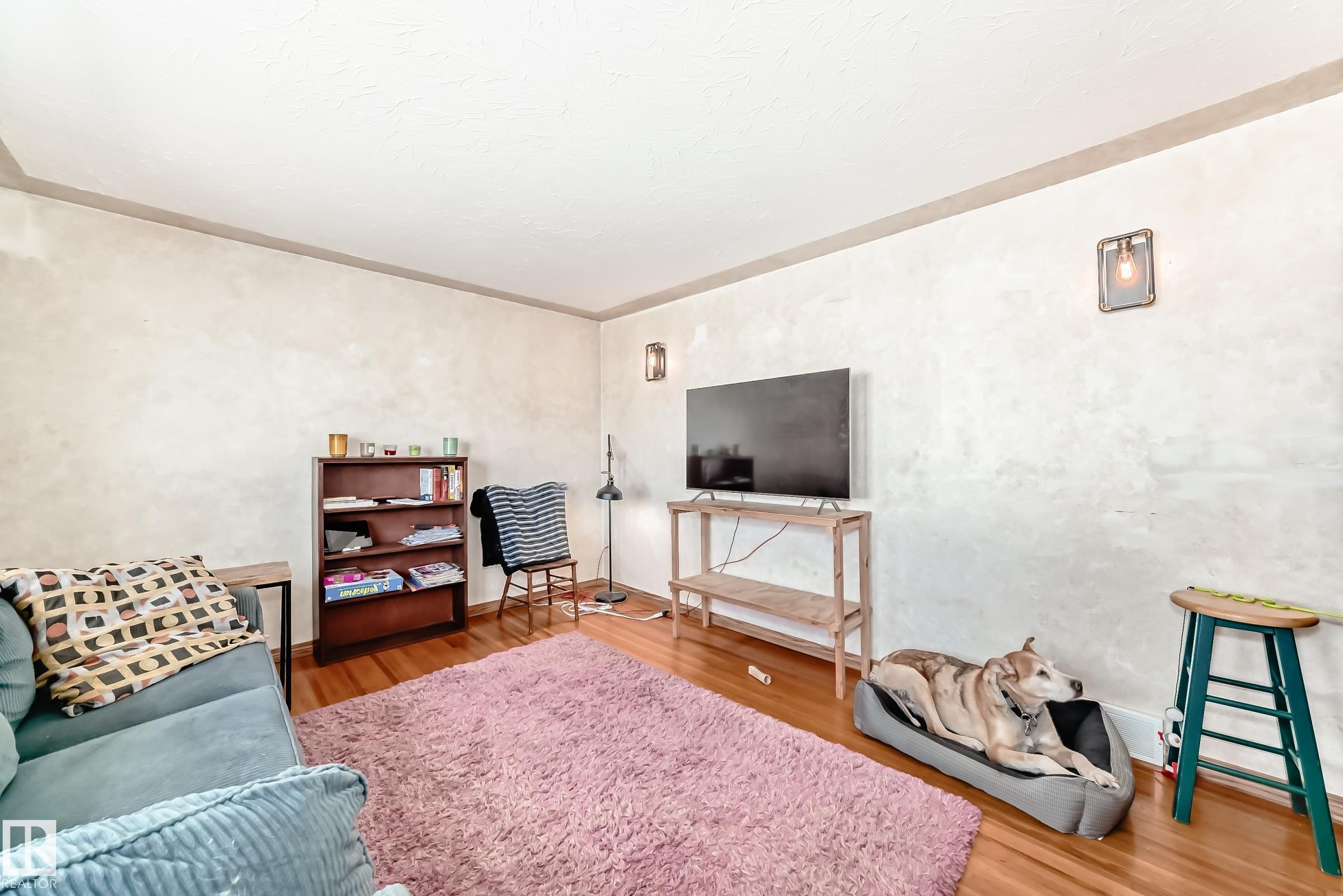 Photo 16 at 10923 136 Avenue NW, Rosslyn, Edmonton