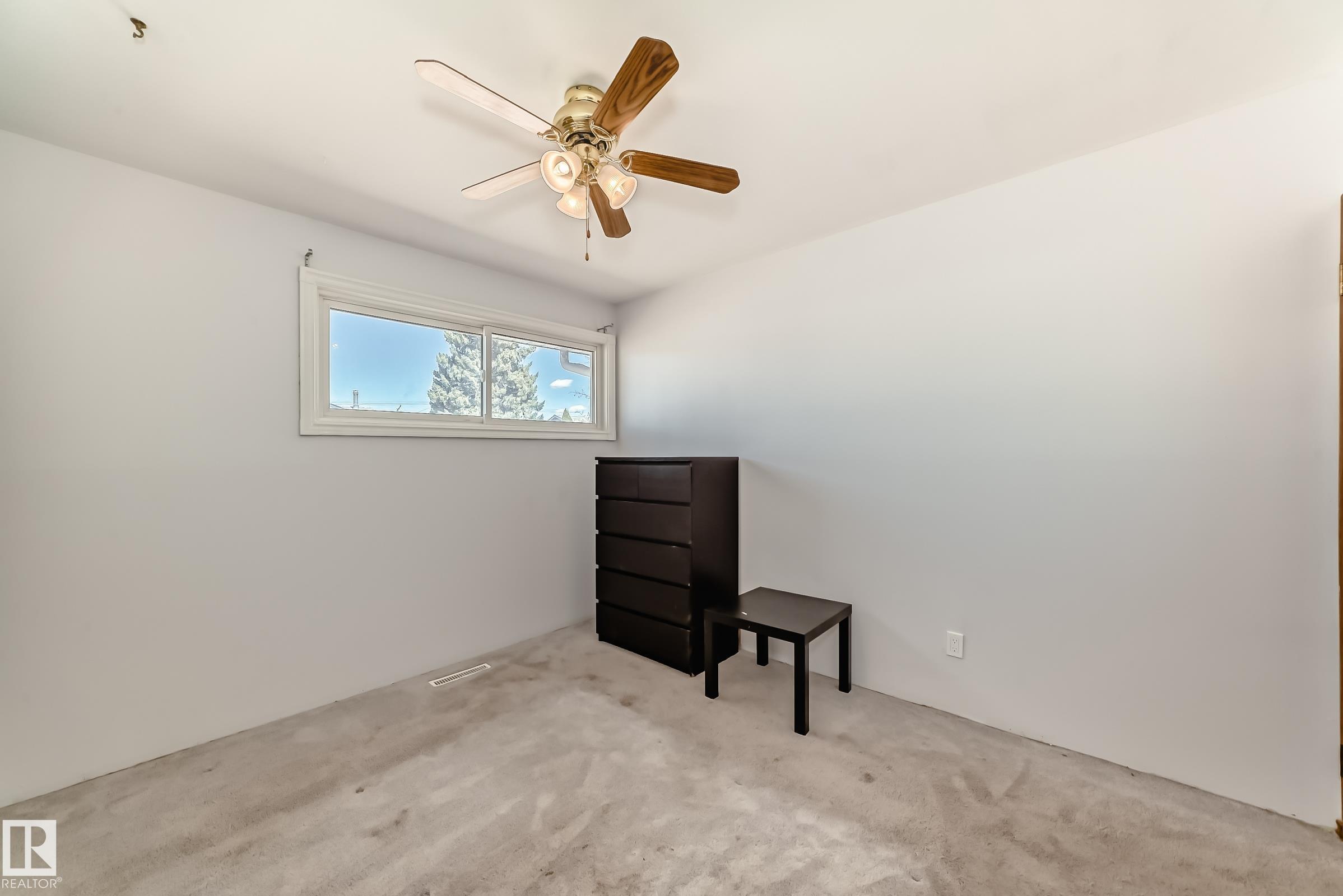 Photo 18 at 10923 136 Avenue NW, Rosslyn, Edmonton