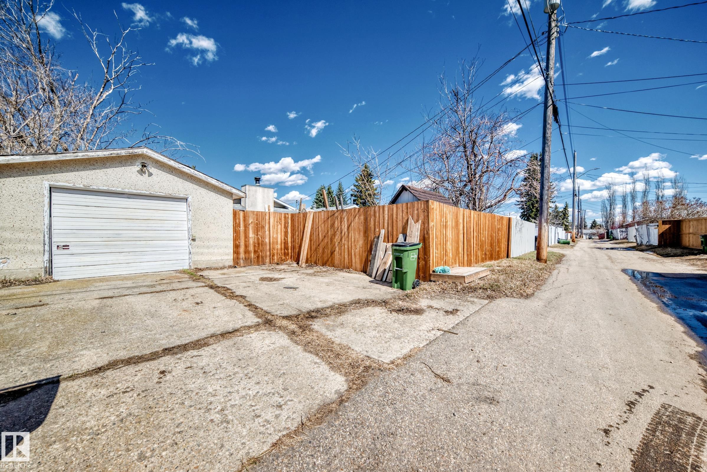 Photo 26 at 10923 136 Avenue NW, Rosslyn, Edmonton