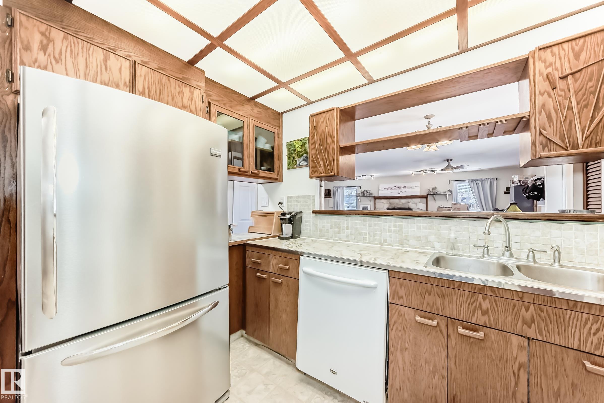 Photo 9 at 10923 136 Avenue NW, Rosslyn, Edmonton