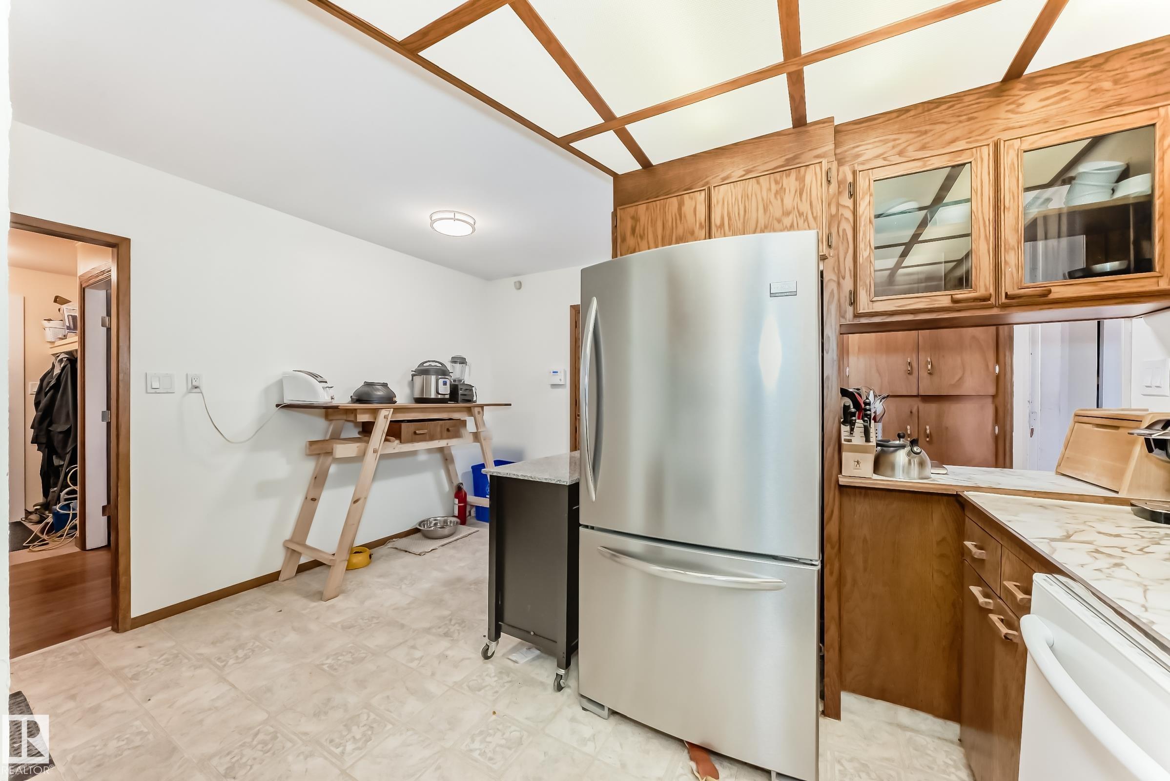 Photo 10 at 10923 136 Avenue NW, Rosslyn, Edmonton