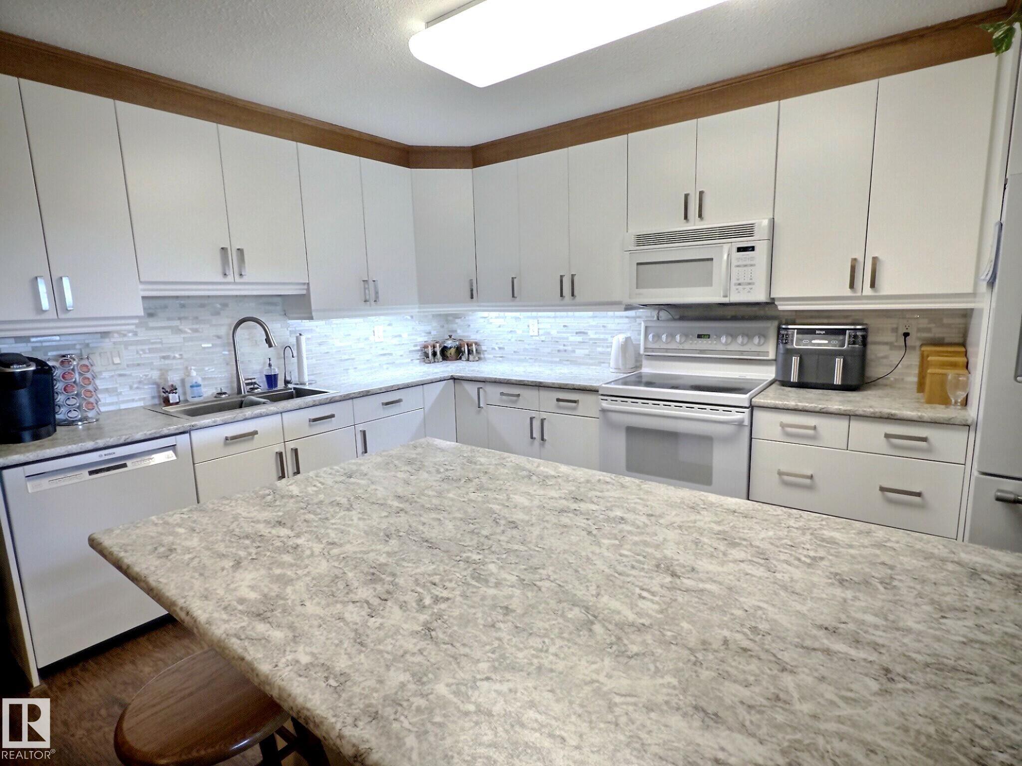 108 - 8922 156 Street NW, Meadowlark Park, Edmonton