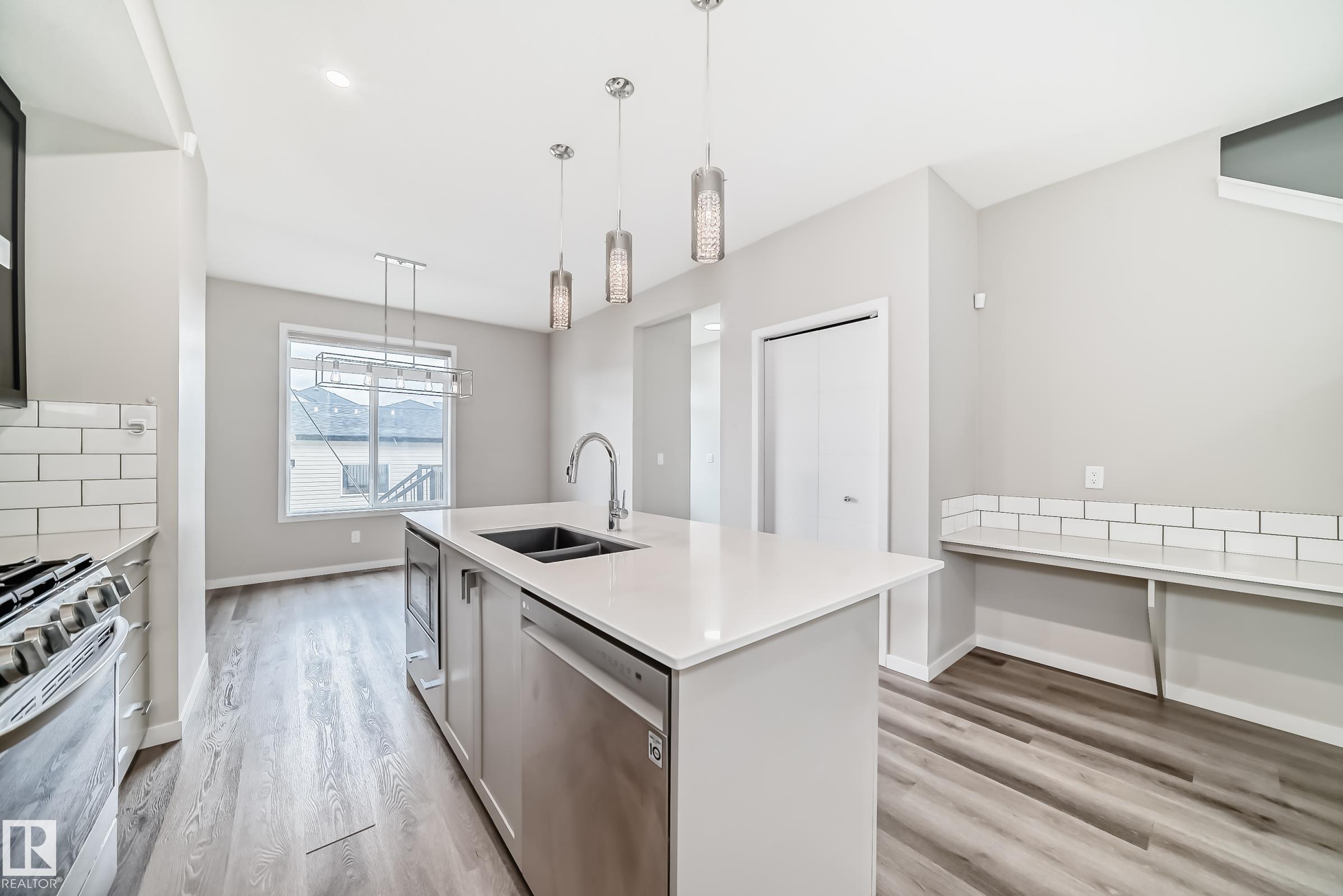 https://zimg.paragon.ice.com/ParagonImages/Property/PM/RAE/225396279/11/0/0/568b14b2109821673dc7692e34aa1380/1/56b73031f37cea6b0f1d538c9c8d44e5/225396279-65ad6917-182c-44be-8597-fa042bed2228.JPG
