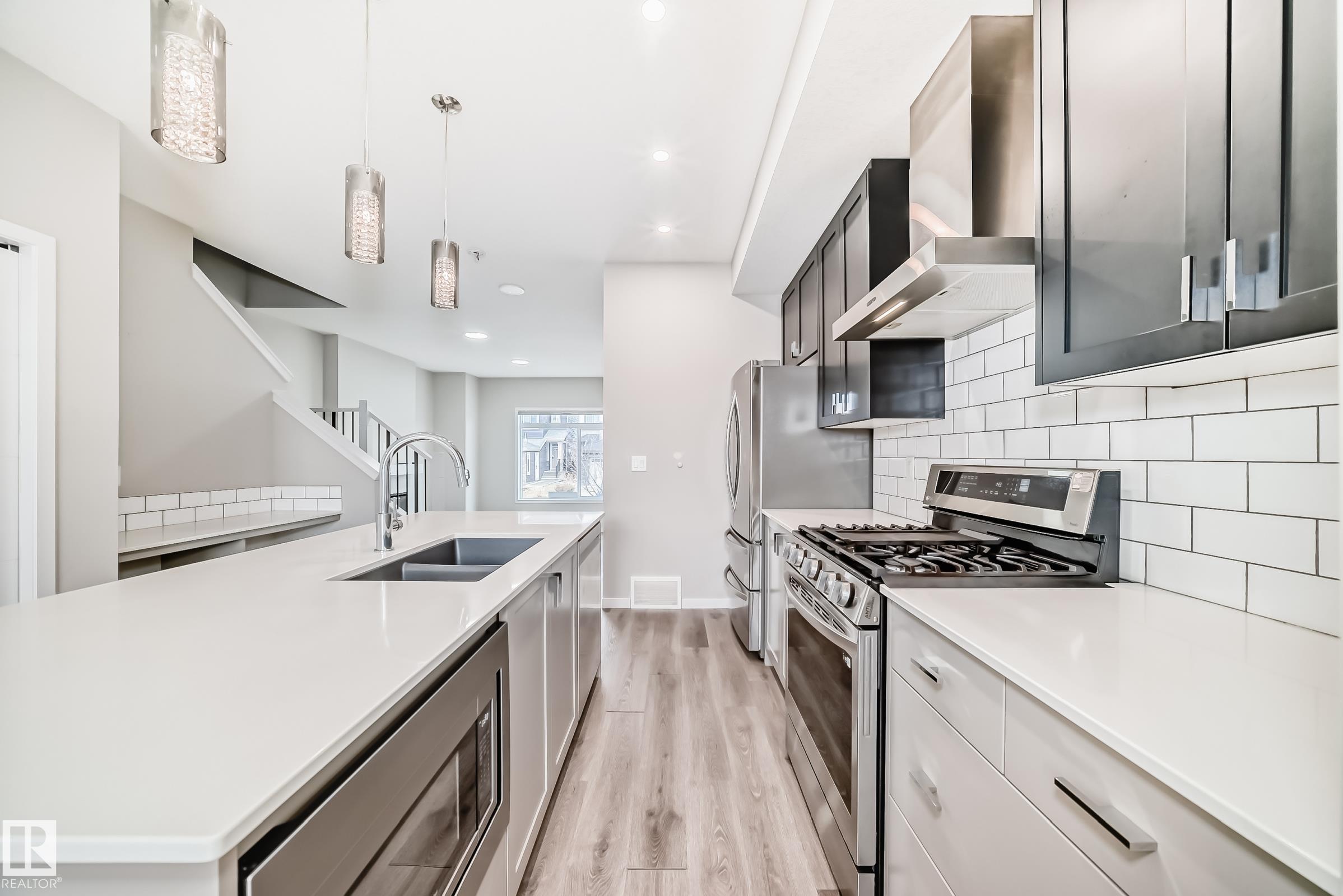 https://zimg.paragon.ice.com/ParagonImages/Property/PM/RAE/225396279/13/0/0/3003004eee6323d8fd81d69f1ef96969/1/56b73031f37cea6b0f1d538c9c8d44e5/225396279-ea8bc30a-0fb6-43b8-aab7-4527b1bf5879.JPG