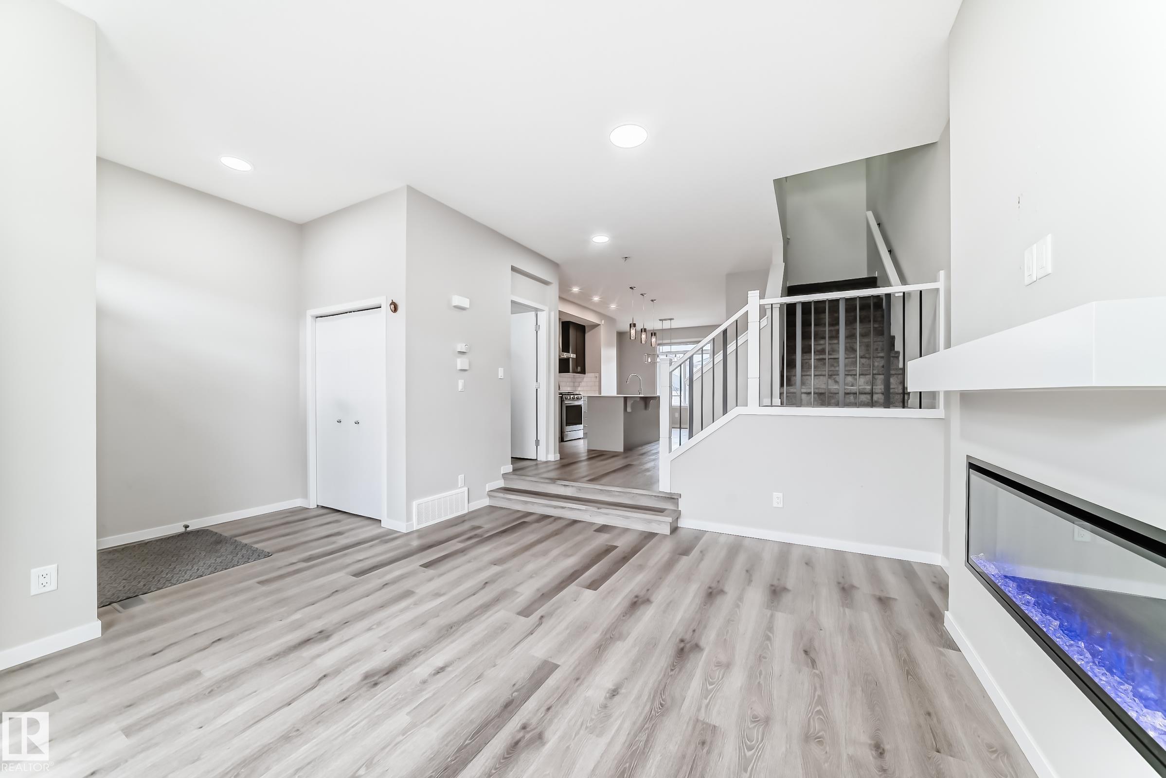 https://zimg.paragon.ice.com/ParagonImages/Property/PM/RAE/225396279/22/0/0/5a63fc596c3291809f965ea984583516/1/56b73031f37cea6b0f1d538c9c8d44e5/225396279-a432d5e0-3cfe-49d6-b434-eee7565f7661.JPG