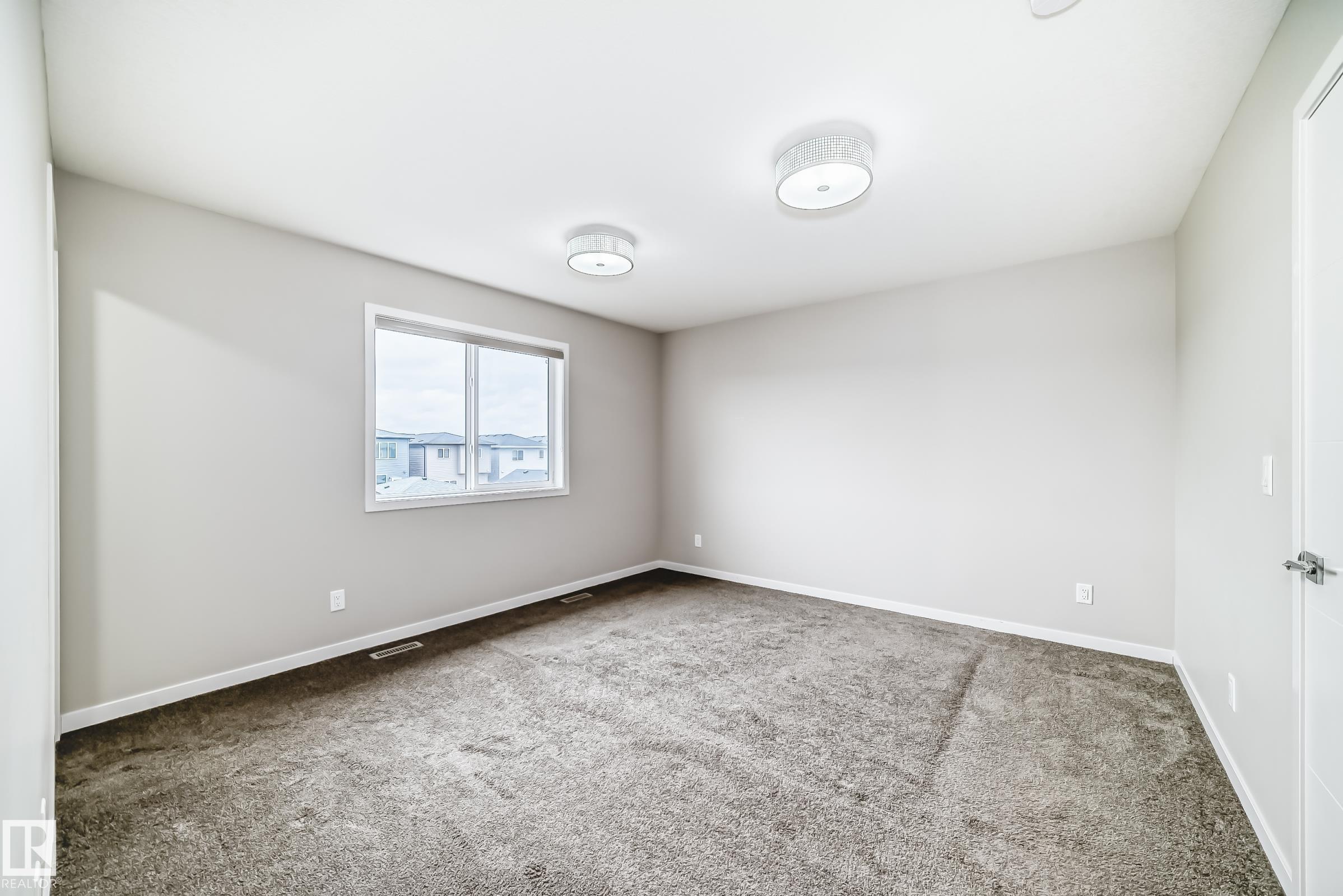 https://zimg.paragon.ice.com/ParagonImages/Property/PM/RAE/225396279/30/0/0/748959b10793d141afe1e394cd776fe2/1/56b73031f37cea6b0f1d538c9c8d44e5/225396279-baa02811-473d-4545-9091-56eb1323b99b.JPG