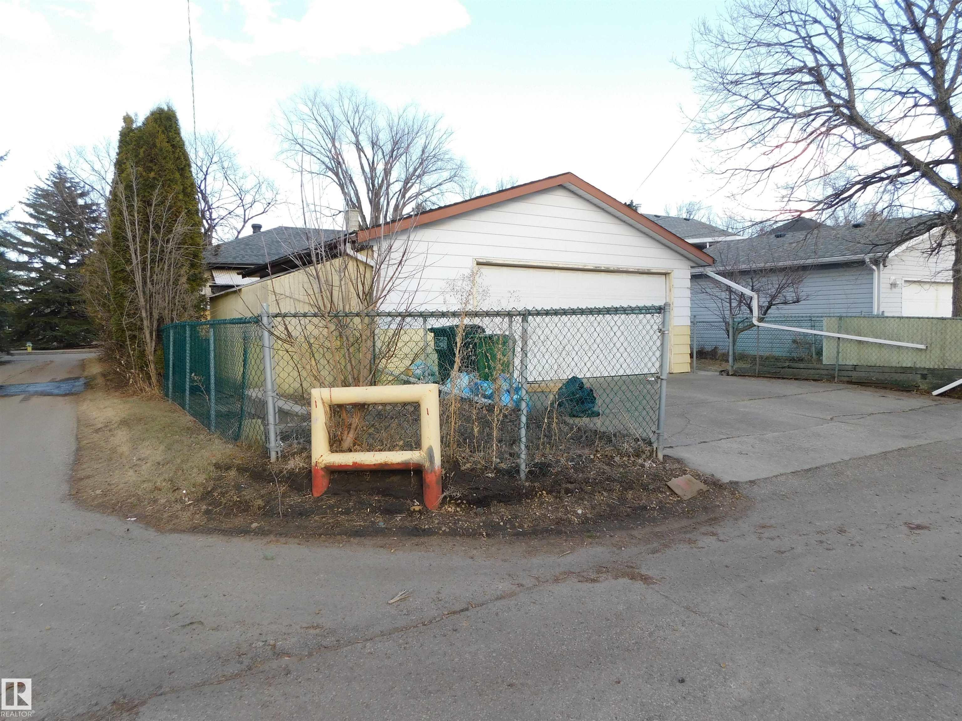 Photo 11 at 12356 132 Street NW, Sherbrooke, Edmonton