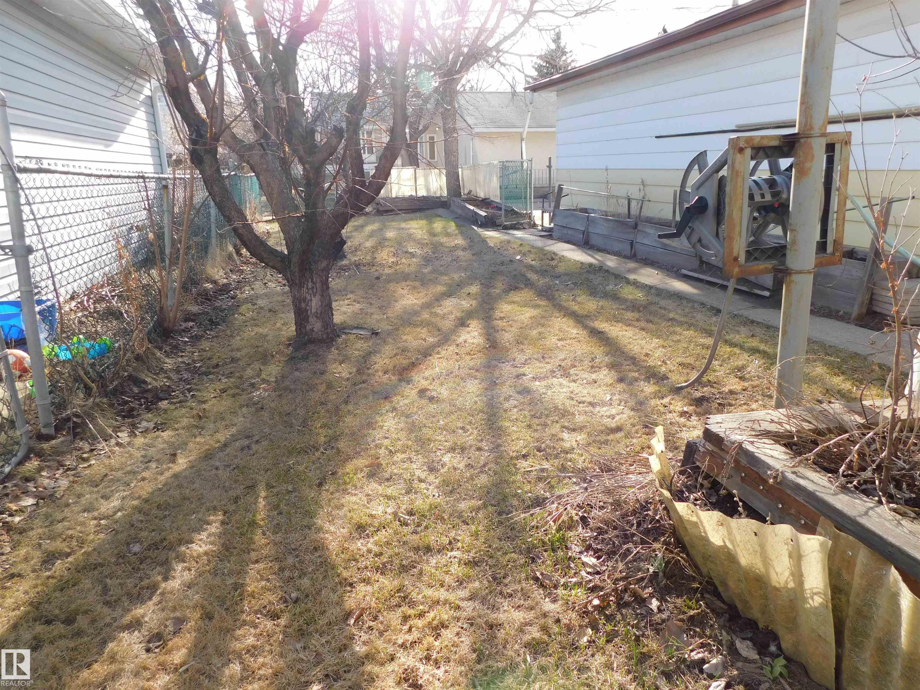 Photo 9 at 12356 132 Street NW, Sherbrooke, Edmonton