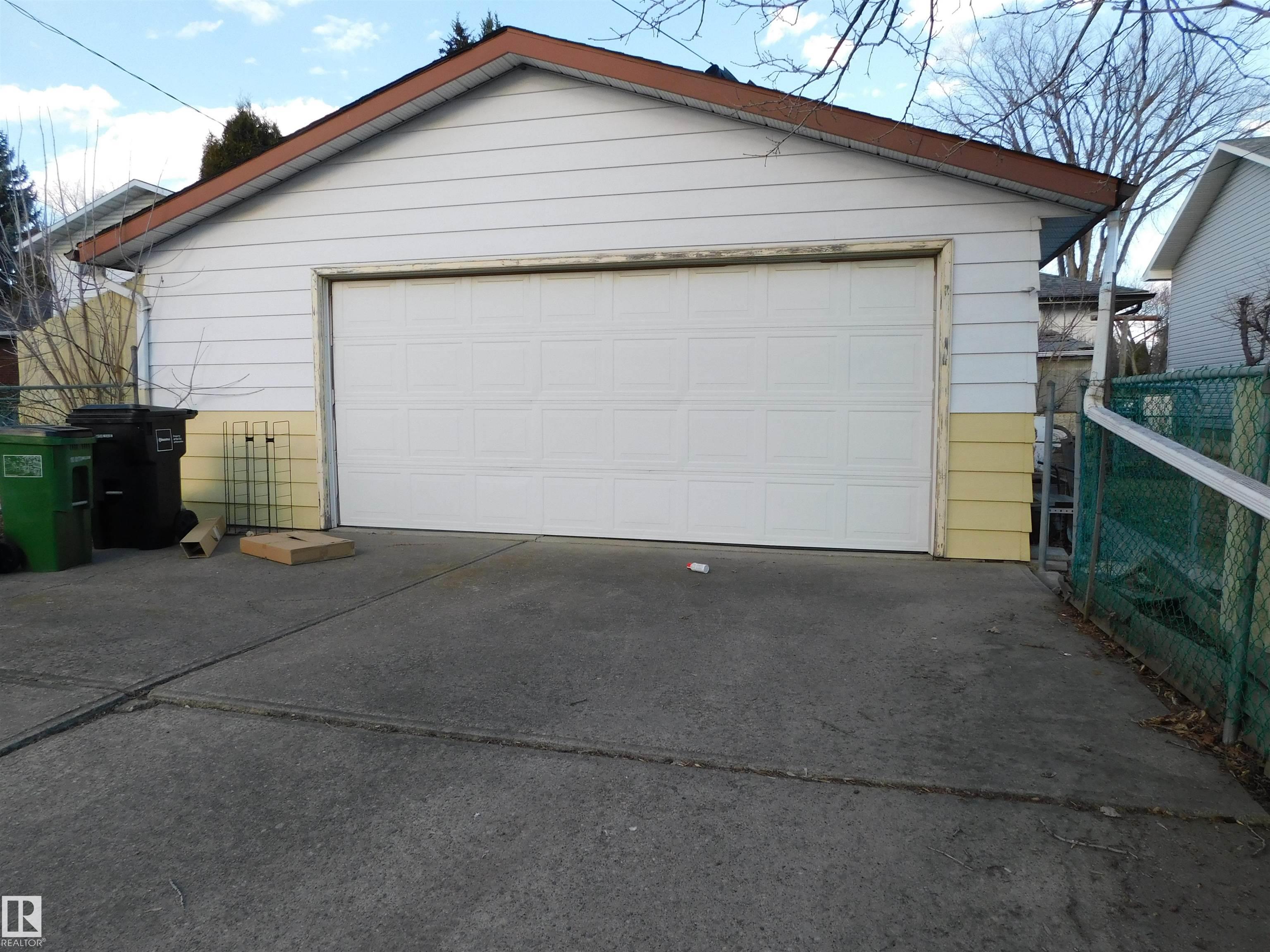 Photo 10 at 12356 132 Street NW, Sherbrooke, Edmonton