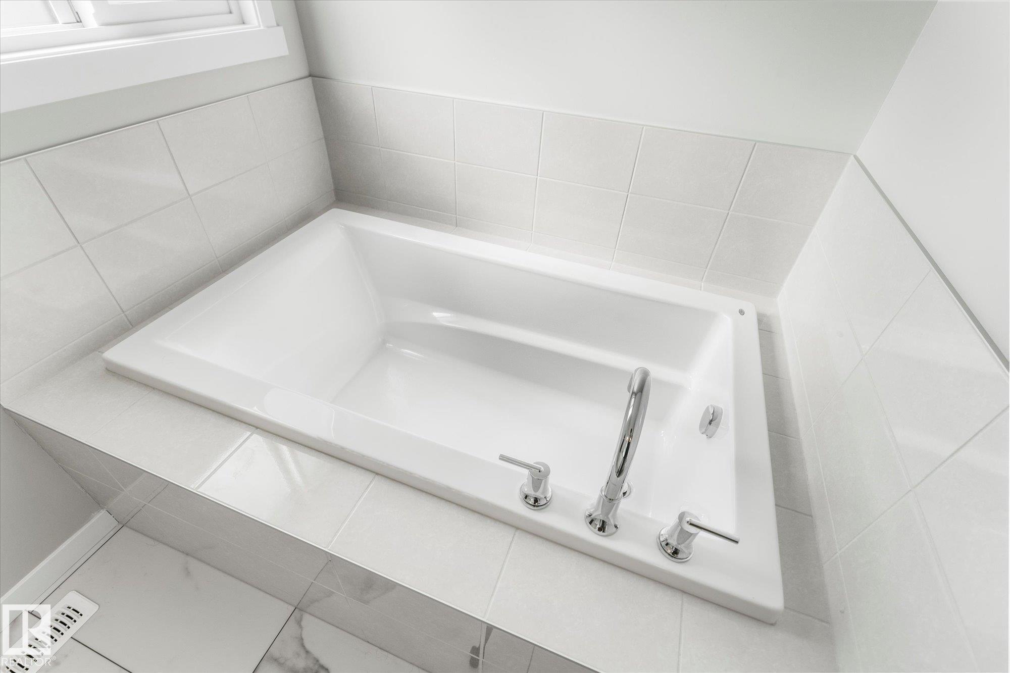 Photo 26 at 13 Empress Way, Easton, Spruce Grove