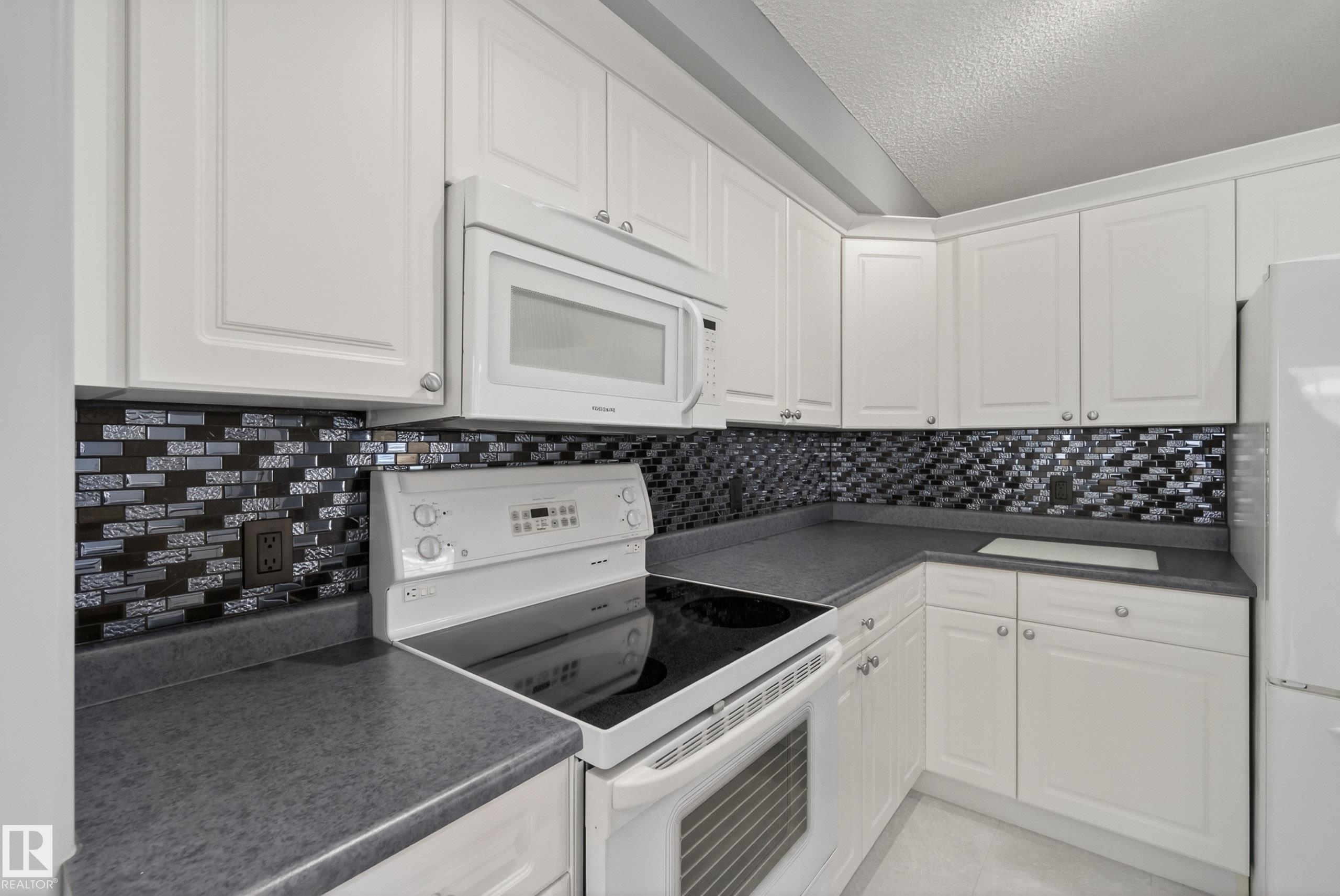 Photo 9 at 720 87 Street SW, Ellerslie, Edmonton