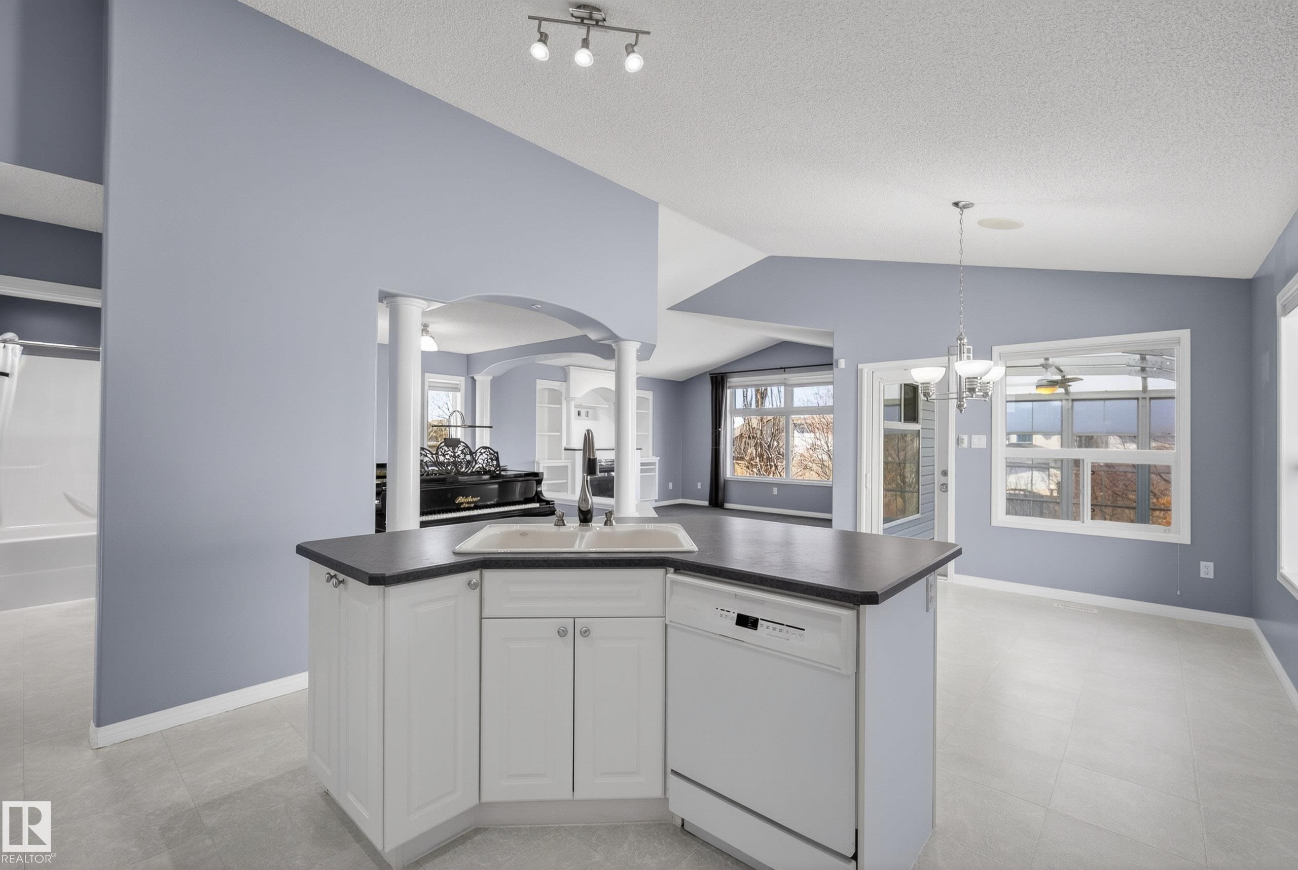 Photo 10 at 720 87 Street SW, Ellerslie, Edmonton