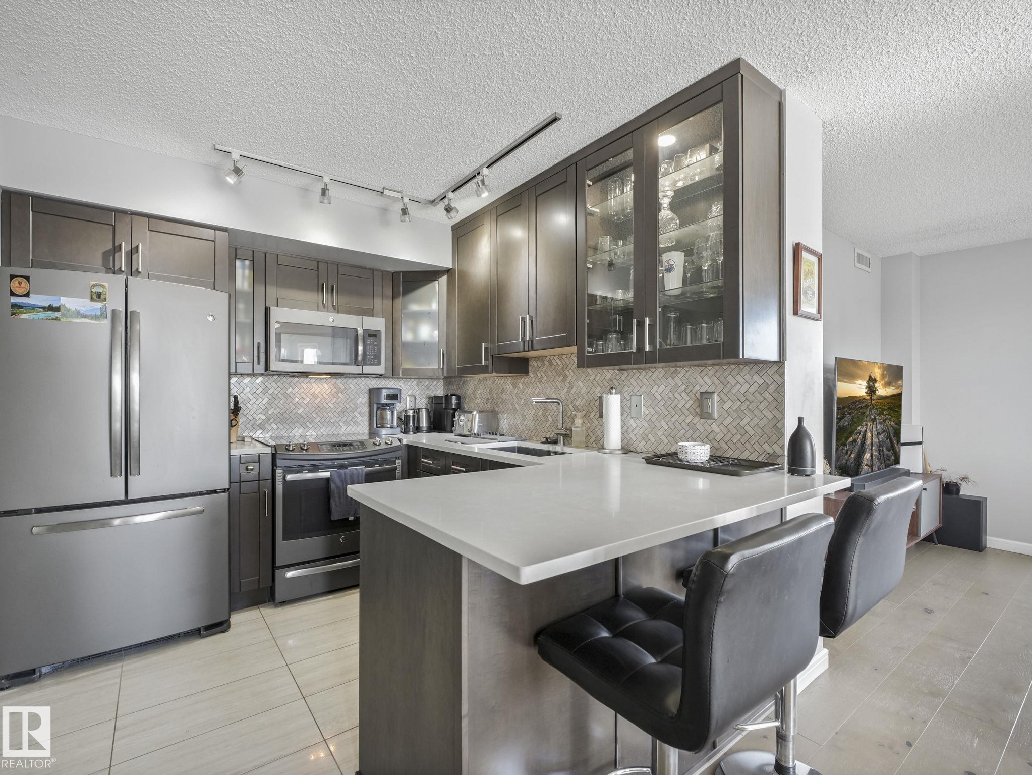 Photo 12 at 1404 - 10909 103 Avenue NW, Downtown, Edmonton