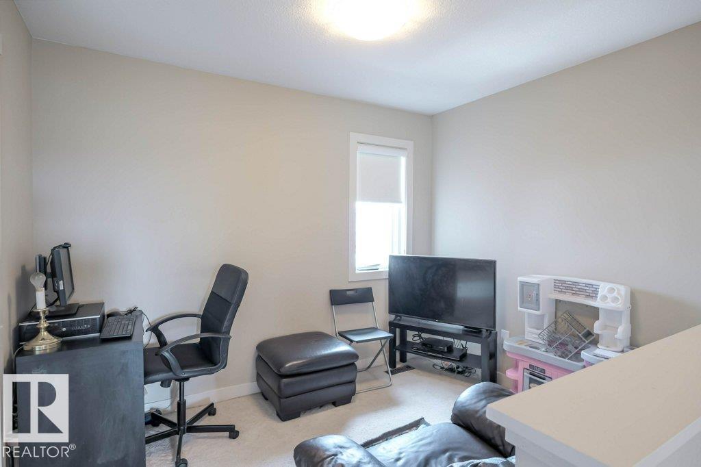 https://zimg.paragon.ice.com/ParagonImages/Property/PM/RAE/225396342/15/0/0/097983c2b300ba2ca39e56ee9def894d/1/a337ca7e4918f9a3d8d4bd8c0516e013/225396342-aad466a3-b518-49a4-817f-4d05d6fc66ce.JPG