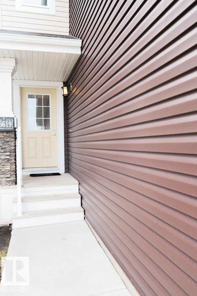 Picture for 16619 14 AV SW