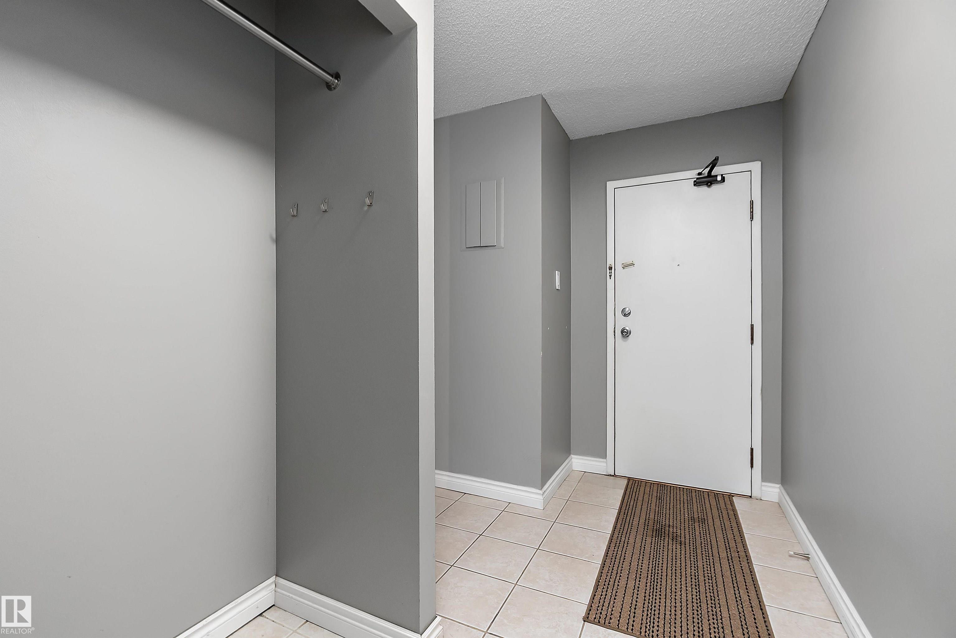 206 - 9929 113 Street NW, Wîhkwêntôwin, Edmonton