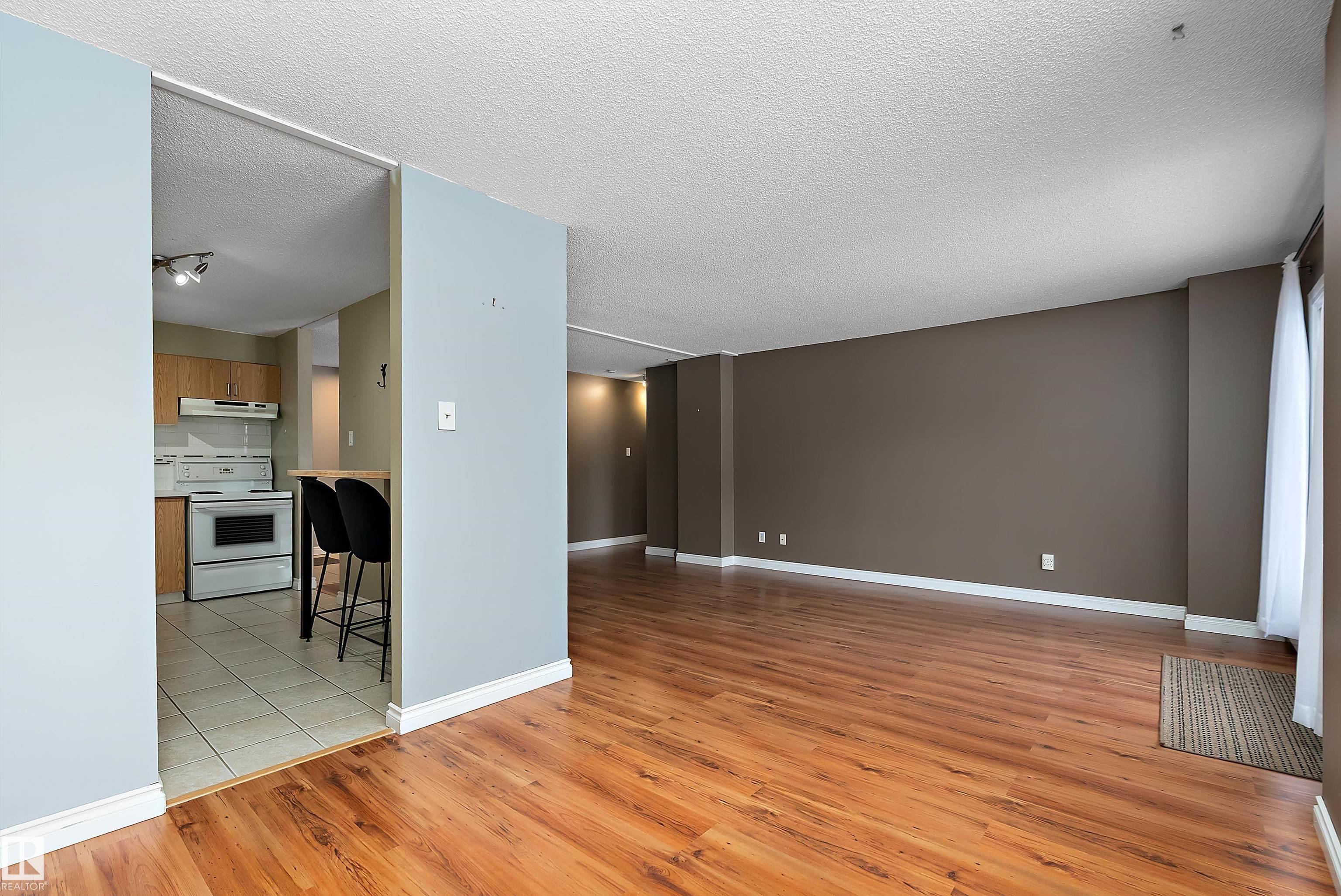 Photo 11 at 206 - 9929 113 Street NW, Wîhkwêntôwin, Edmonton