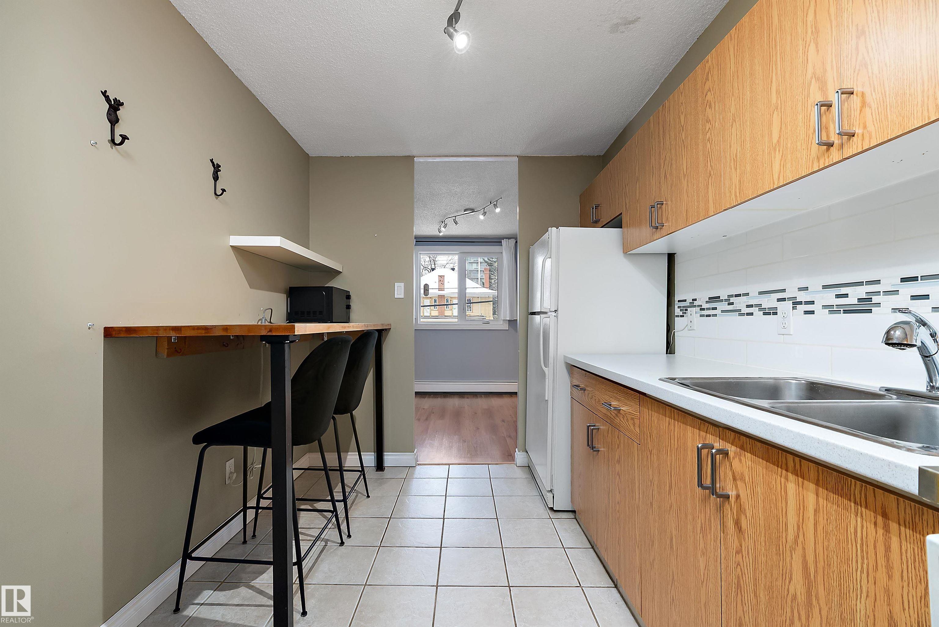 https://zimg.paragon.ice.com/ParagonImages/Property/PM/RAE/225396374/14/0/0/9c029d169307ab89fc3e66164bf5e5bb/1/bde0d8665d124b447856f2fd88a25f25/225396374-ec68b252-9e89-494c-a19e-e2c3ff466c5a.JPG
