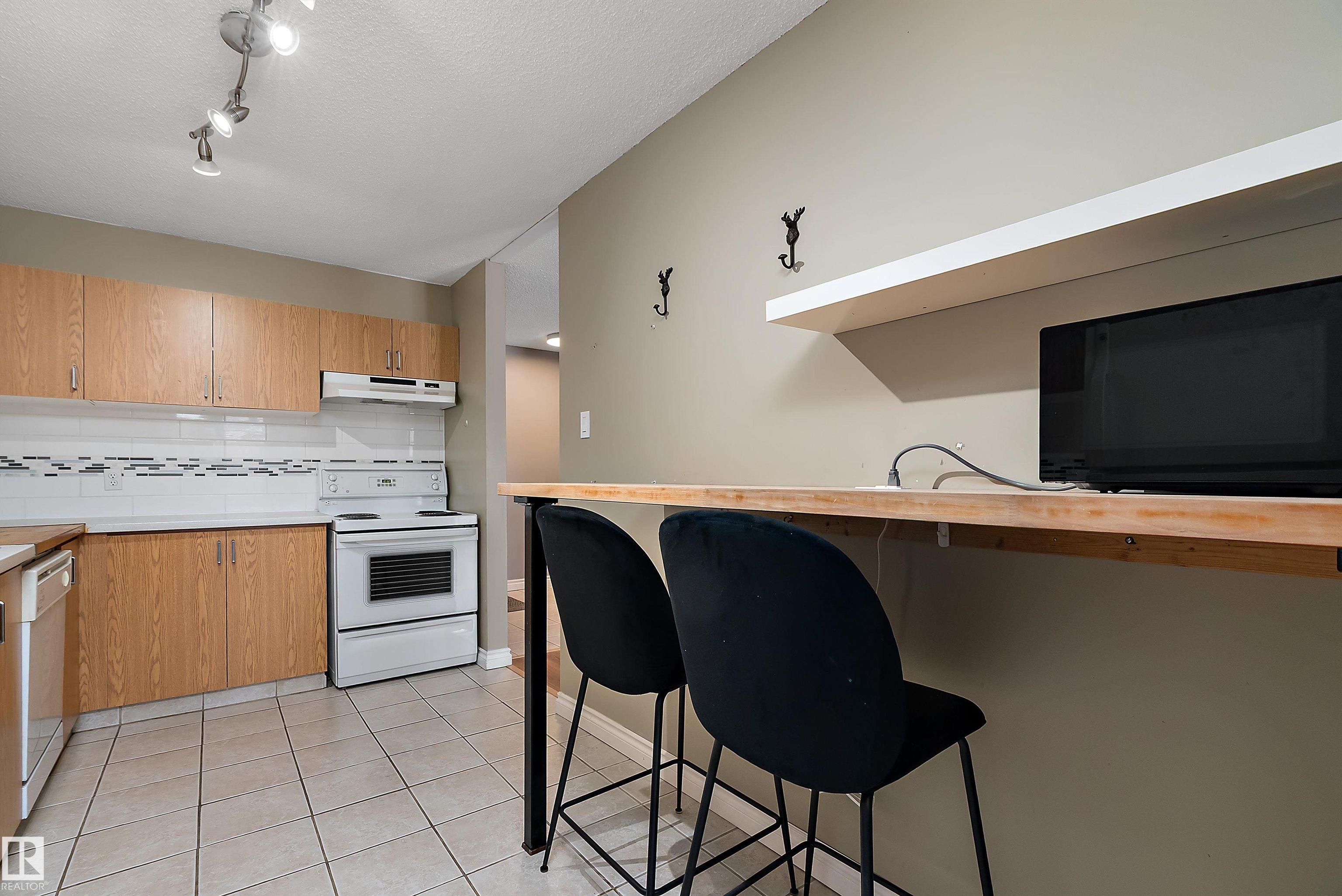 Photo 17 at 206 - 9929 113 Street NW, Wîhkwêntôwin, Edmonton