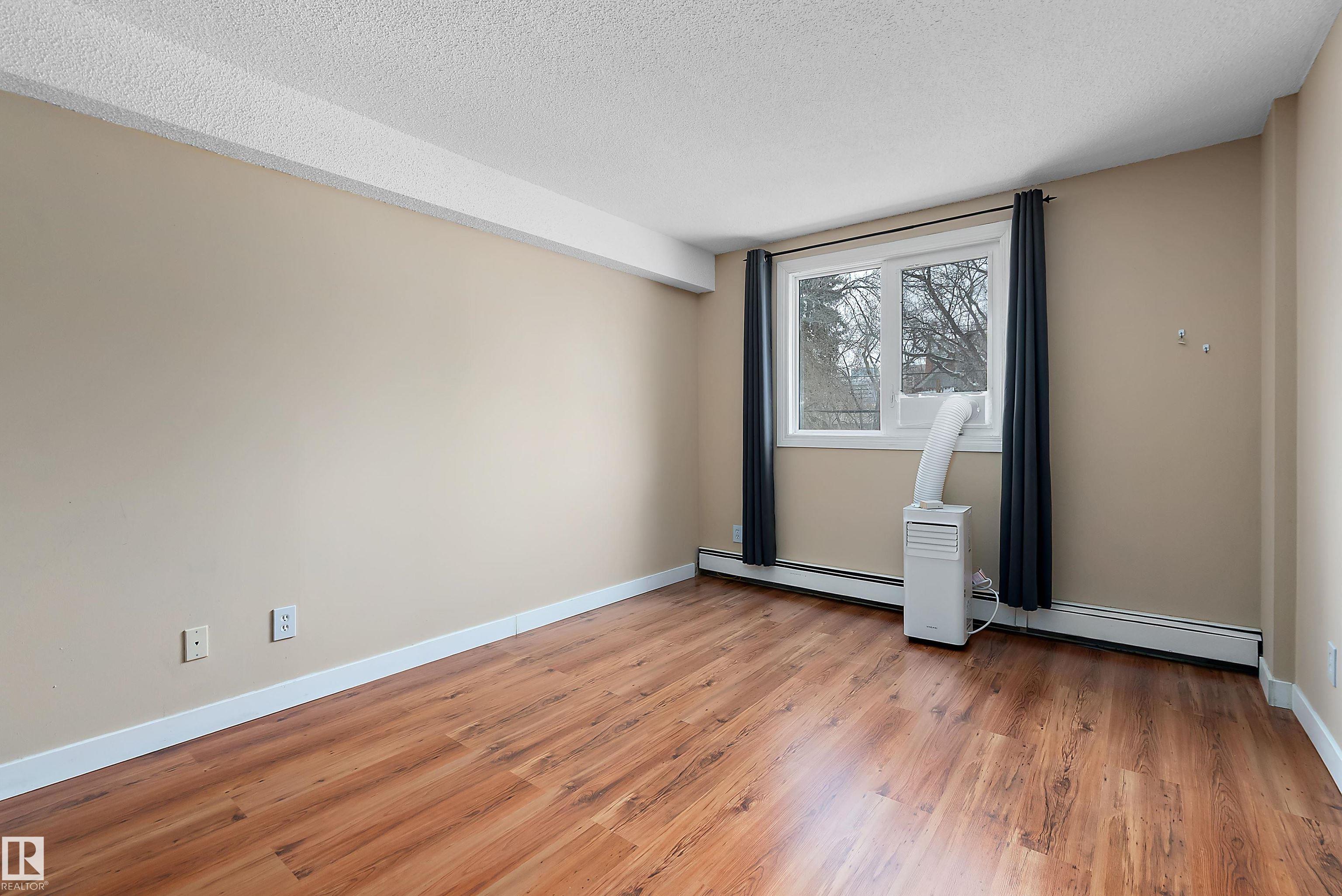 https://zimg.paragon.ice.com/ParagonImages/Property/PM/RAE/225396374/22/0/0/118ab333fd506c069e9d1de9f3734f80/1/bde0d8665d124b447856f2fd88a25f25/225396374-9ac02a8a-68fe-4b80-90f3-7d253324dff1.JPG