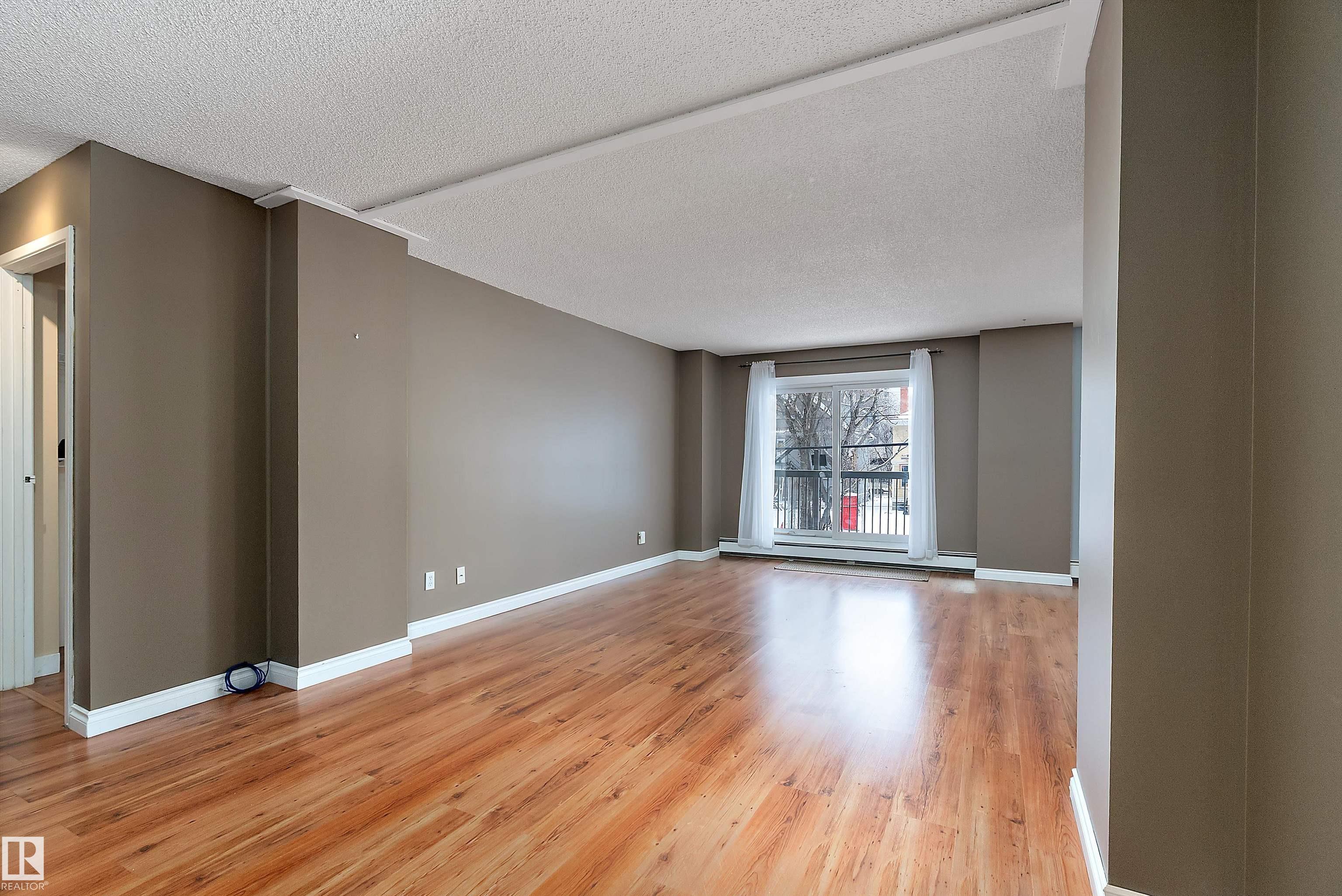 206 - 9929 113 Street NW, Wîhkwêntôwin, Edmonton