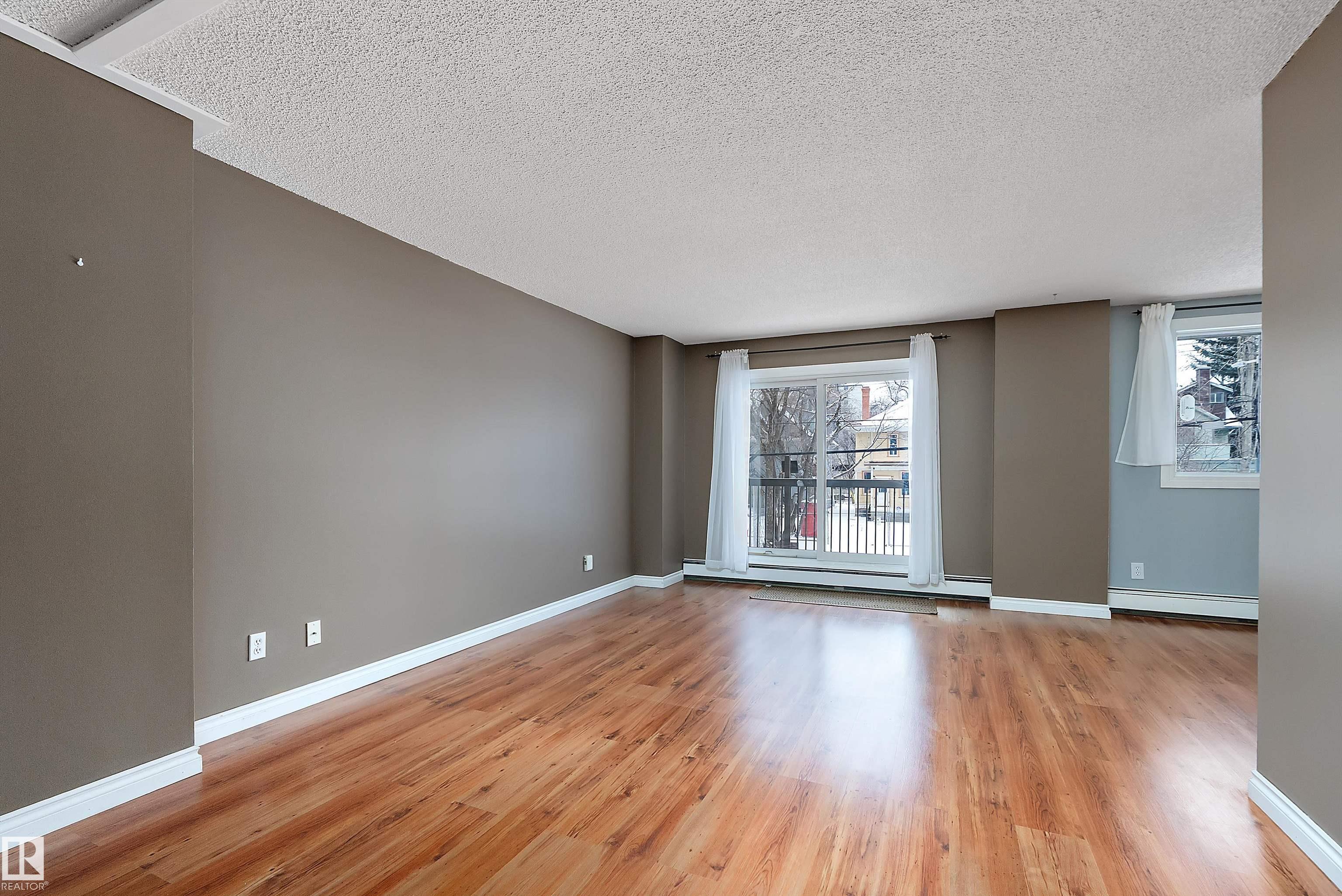 206 - 9929 113 Street NW, Wîhkwêntôwin, Edmonton