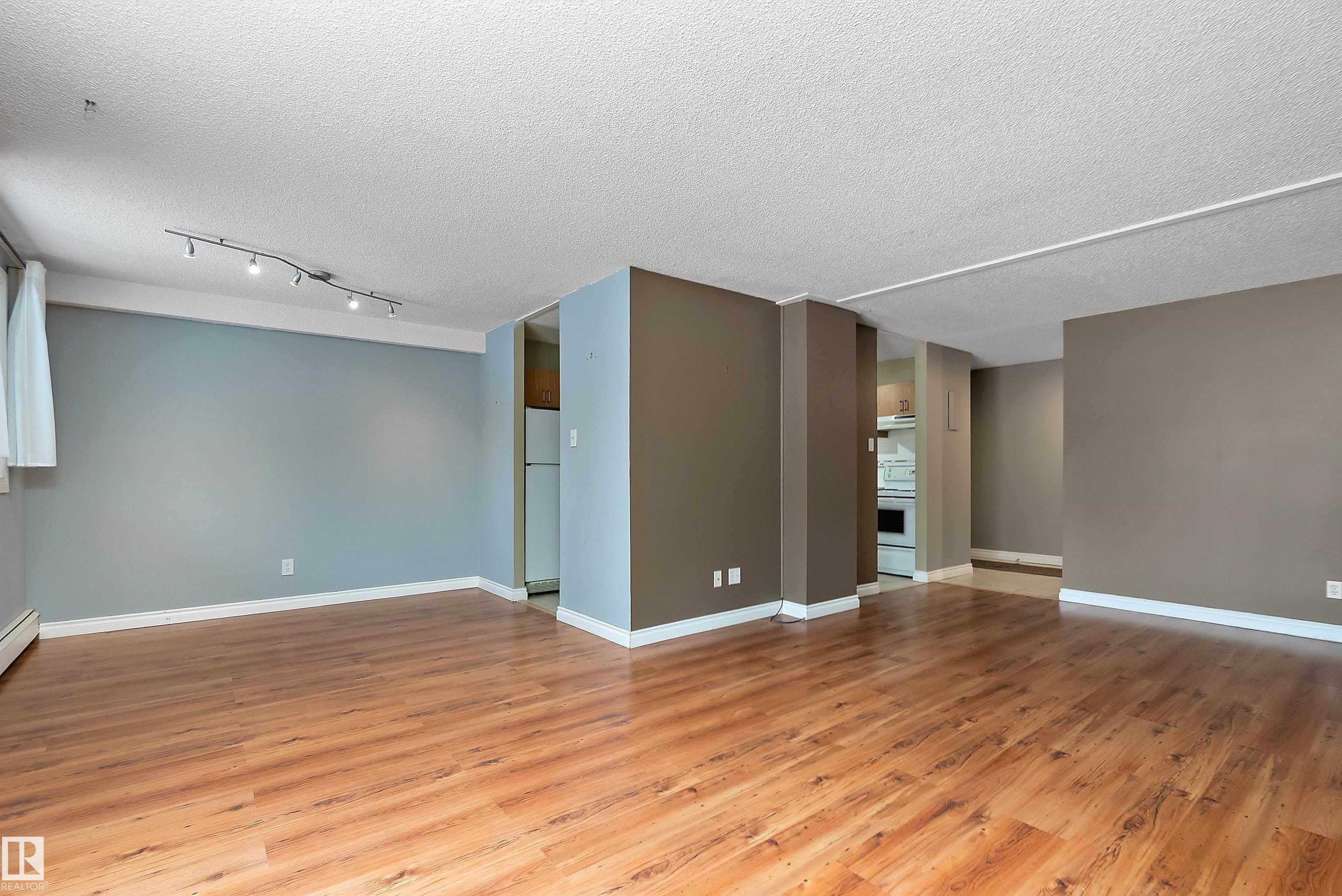 Photo 7 at 206 - 9929 113 Street NW, Wîhkwêntôwin, Edmonton