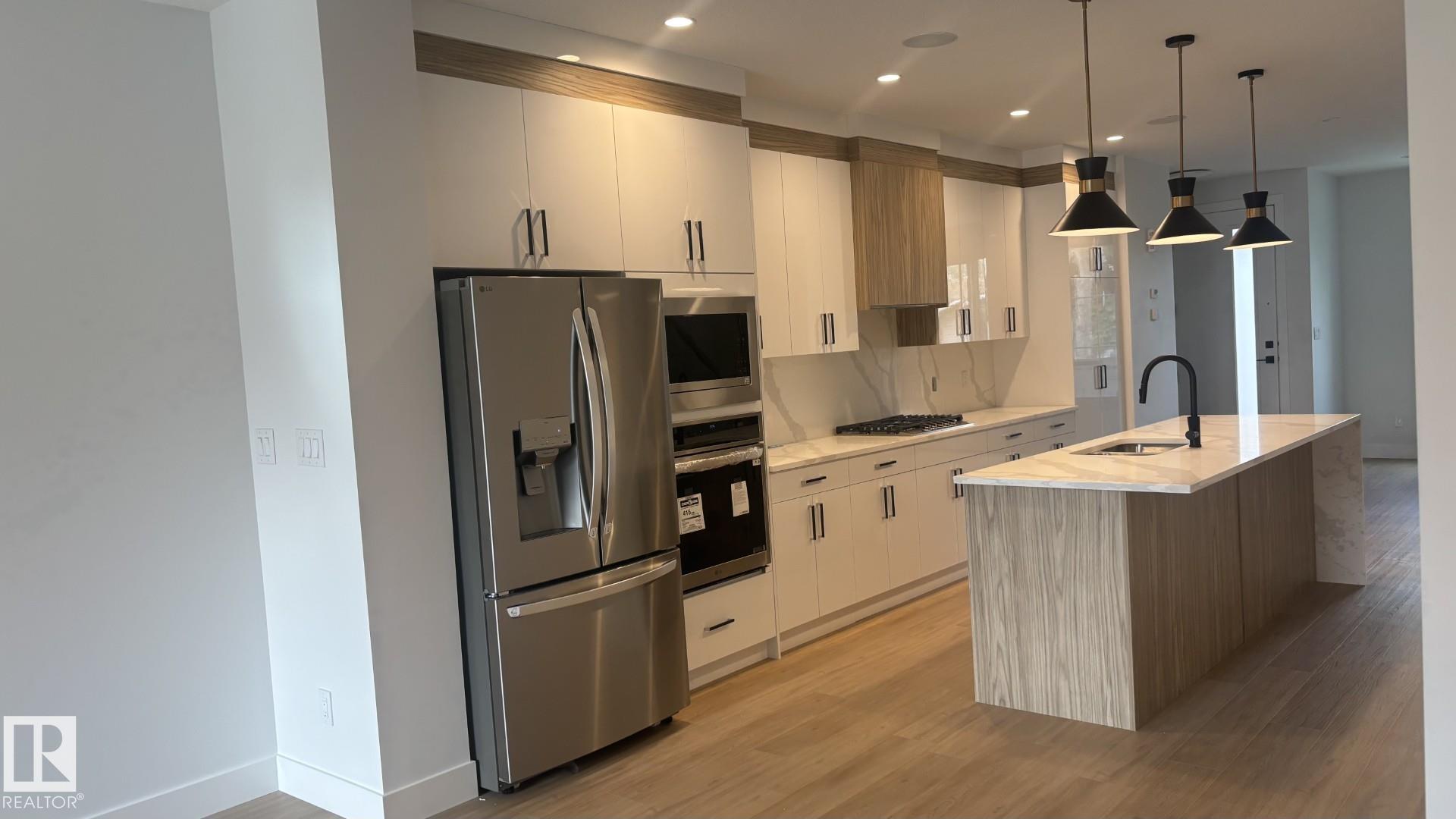 https://zimg.paragon.ice.com/ParagonImages/Property/PM/RAE/225396430/47/0/0/d4dc1eabc77b0590d8877778b0c8c352/1/70a27ee34de5fd9d64b6337966454293/225396430-9a27e382-d728-49f4-822c-4ff0d00da47e.JPG