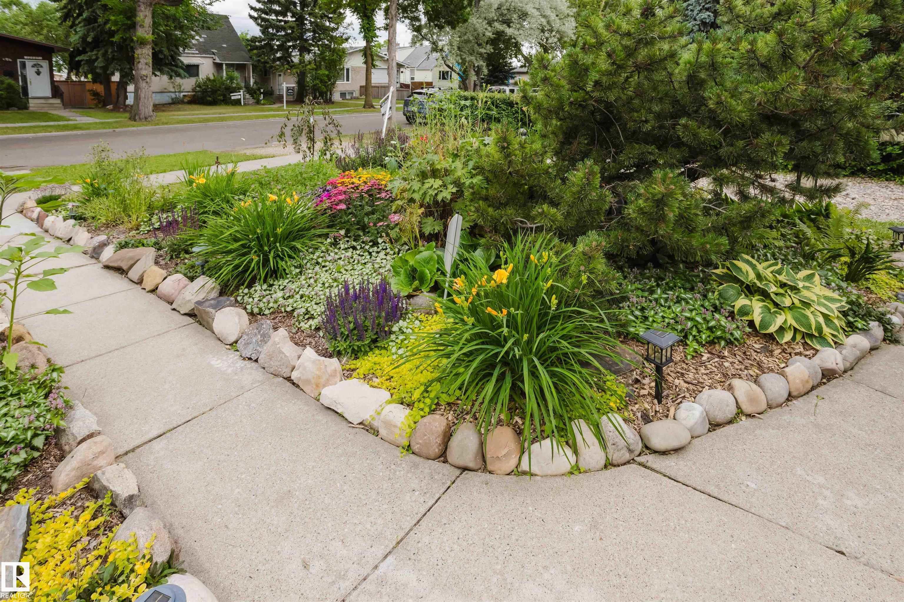 https://zimg.paragon.ice.com/ParagonImages/Property/PM/RAE/225396432/10/0/0/d67807337ece6ed5d19c7f26f275a357/1/3b81e5811732a2621f20e09c66d035e5/225396432-db5842b0-bda9-49f7-8fab-053fd755b9ad.JPG