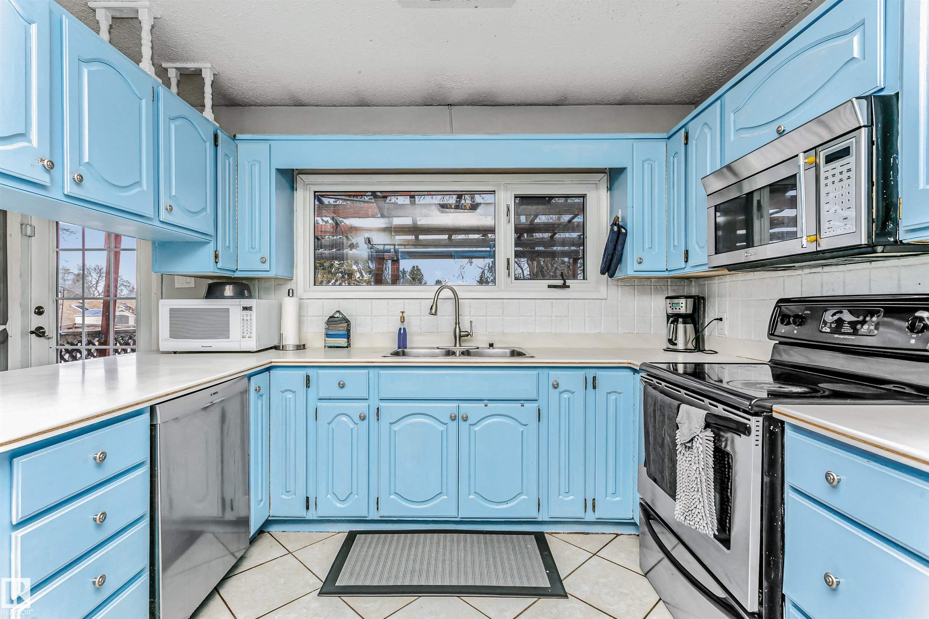 Photo 17 at 3 Gosset Place, Broxton Park, Spruce Grove