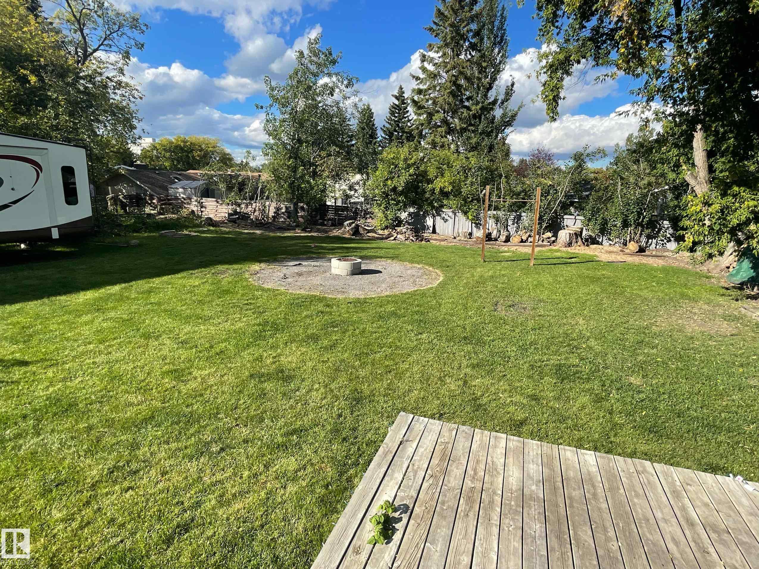 Photo 7 at 3 Gosset Place, Broxton Park, Spruce Grove