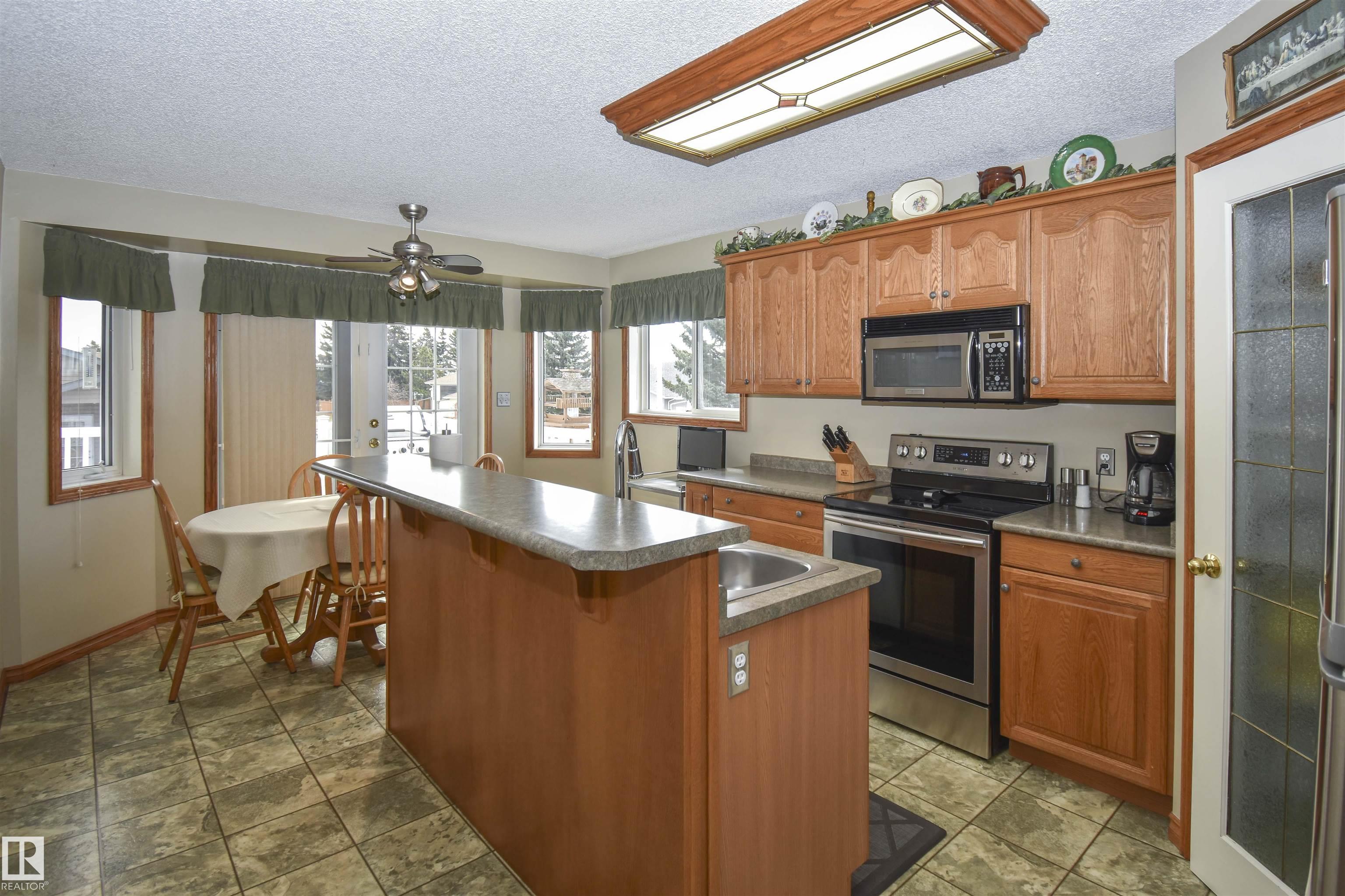 Photo 7 at 1 Heritage point(e), Heritage Estates, Stony Plain