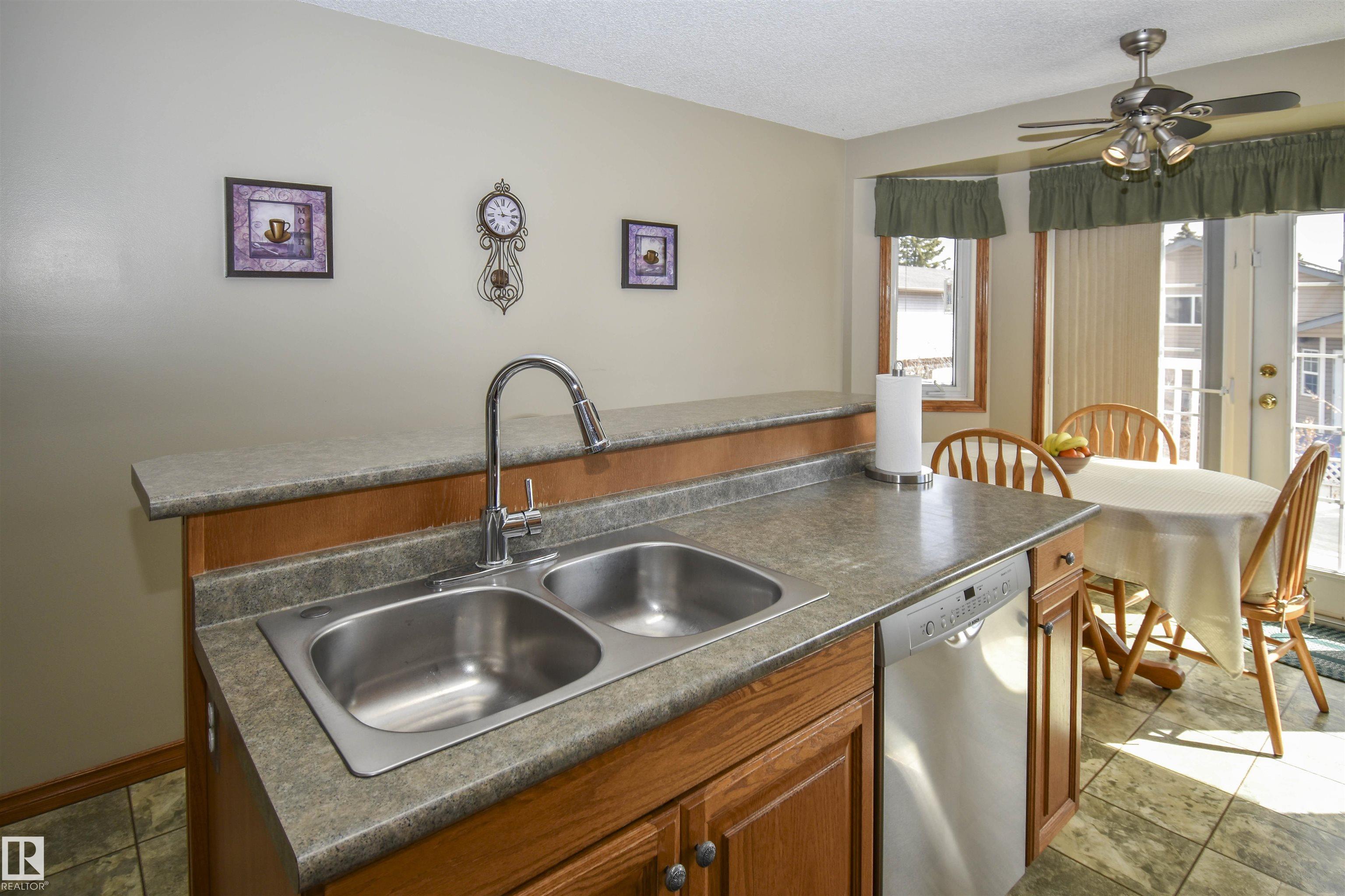 Photo 8 at 1 Heritage point(e), Heritage Estates, Stony Plain