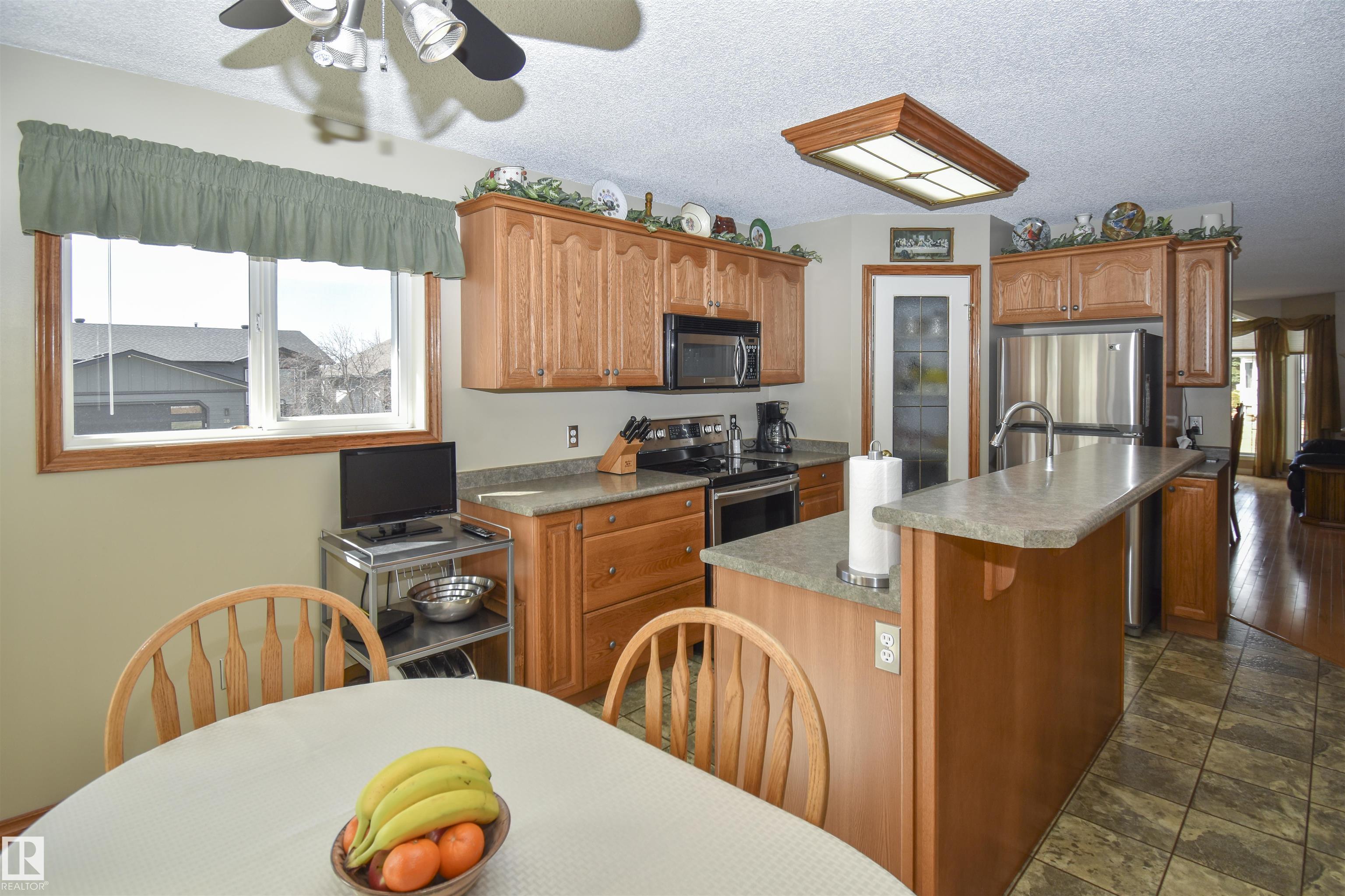 Photo 9 at 1 Heritage point(e), Heritage Estates, Stony Plain