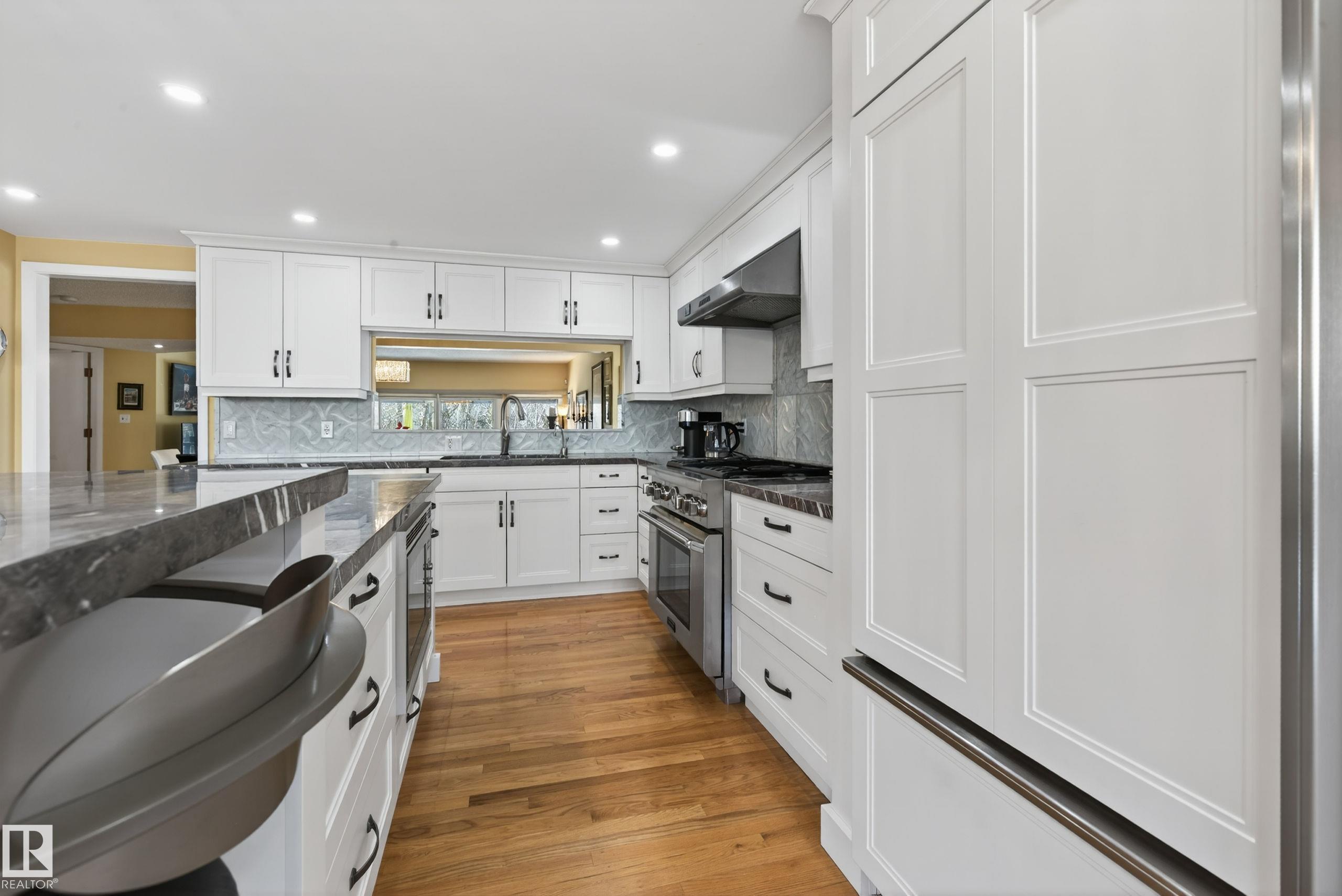 https://zimg.paragon.ice.com/ParagonImages/Property/PM/RAE/225396548/11/0/0/5b5fe8bddf1a645b1c3dba4f037b362b/1/7a513b53446d2530c4bc0a2f2b10b5b5/225396548-78b0b4a5-6744-4bc1-9c60-ffb3b6cb183b.JPG