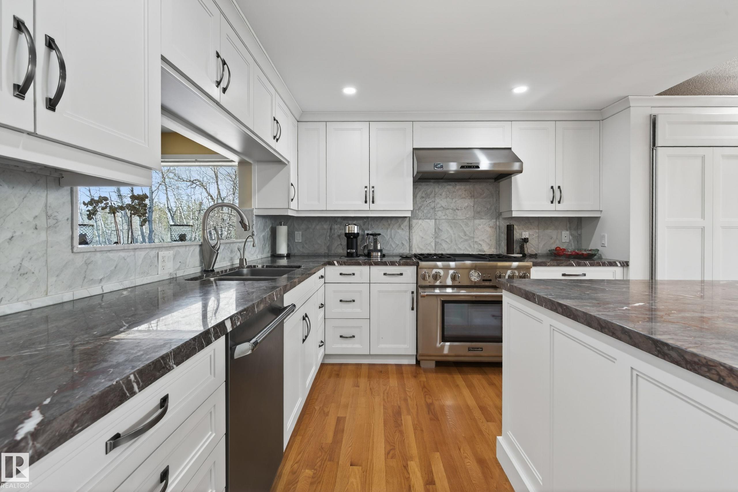 https://zimg.paragon.ice.com/ParagonImages/Property/PM/RAE/225396548/12/0/0/c90ff965825bf6fbcfef0335265c4217/1/7a513b53446d2530c4bc0a2f2b10b5b5/225396548-d4cd11b5-8542-456f-9298-259a53b45f62.JPG