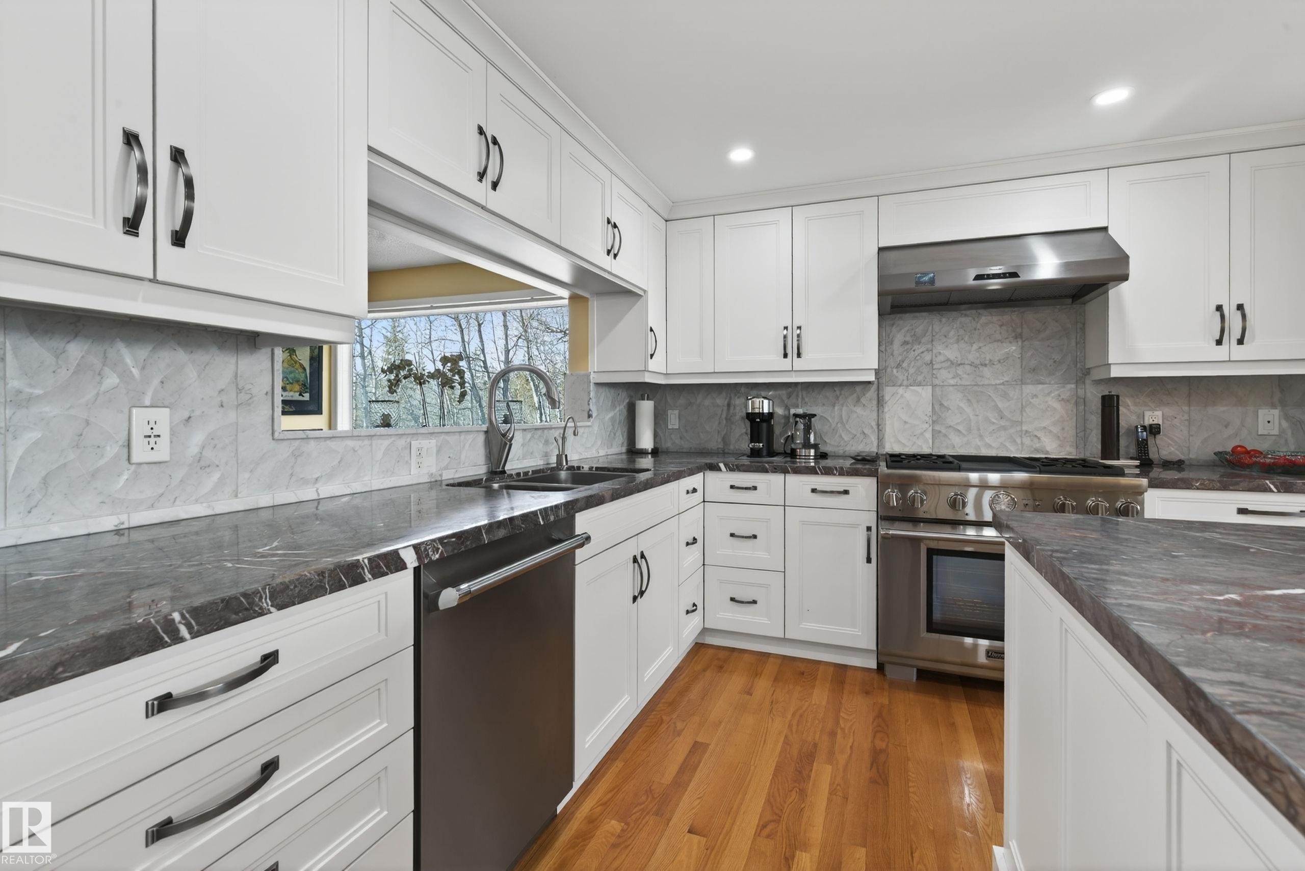 https://zimg.paragon.ice.com/ParagonImages/Property/PM/RAE/225396548/13/0/0/5f8a95b21107efe9b21908b2f604543b/1/7a513b53446d2530c4bc0a2f2b10b5b5/225396548-85bd3b09-d1d4-4aa3-84f8-95512b9df3b4.JPG