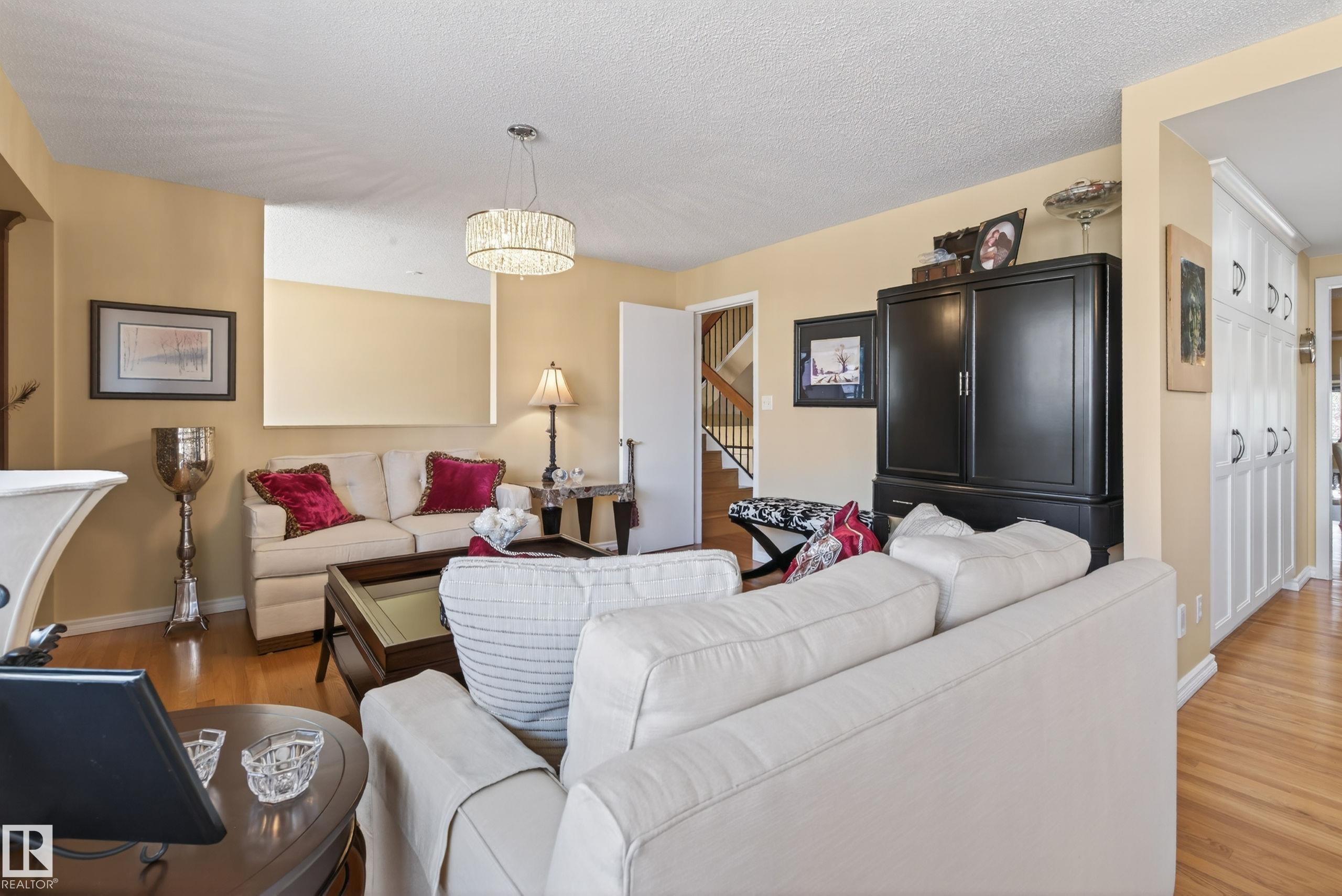 https://zimg.paragon.ice.com/ParagonImages/Property/PM/RAE/225396548/6/0/0/07a3c6b6084b1e2cbd820ac71b7a3a68/1/7a513b53446d2530c4bc0a2f2b10b5b5/225396548-ceec2e76-b04d-4e38-97ff-b2d3ca48222f.JPG