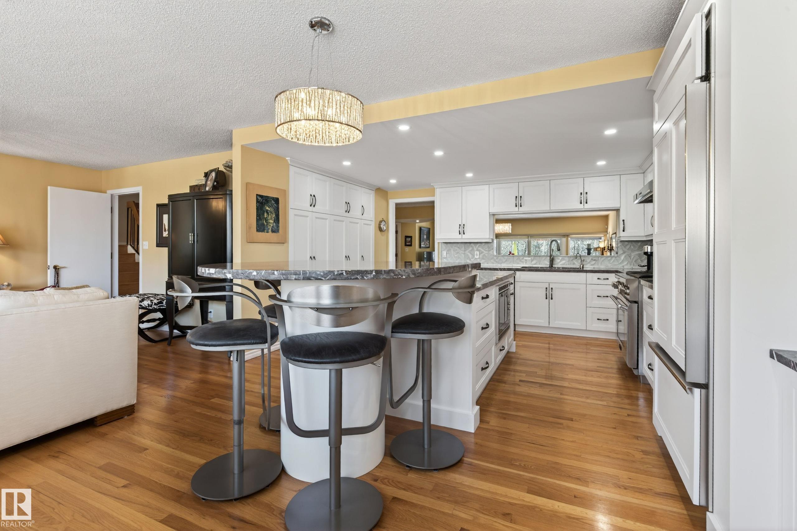 https://zimg.paragon.ice.com/ParagonImages/Property/PM/RAE/225396548/8/0/0/1c5037763cc11bb98bdb460dc4e8490e/1/7a513b53446d2530c4bc0a2f2b10b5b5/225396548-89758f6b-3d4f-4677-a8f8-711f8e8c509b.JPG