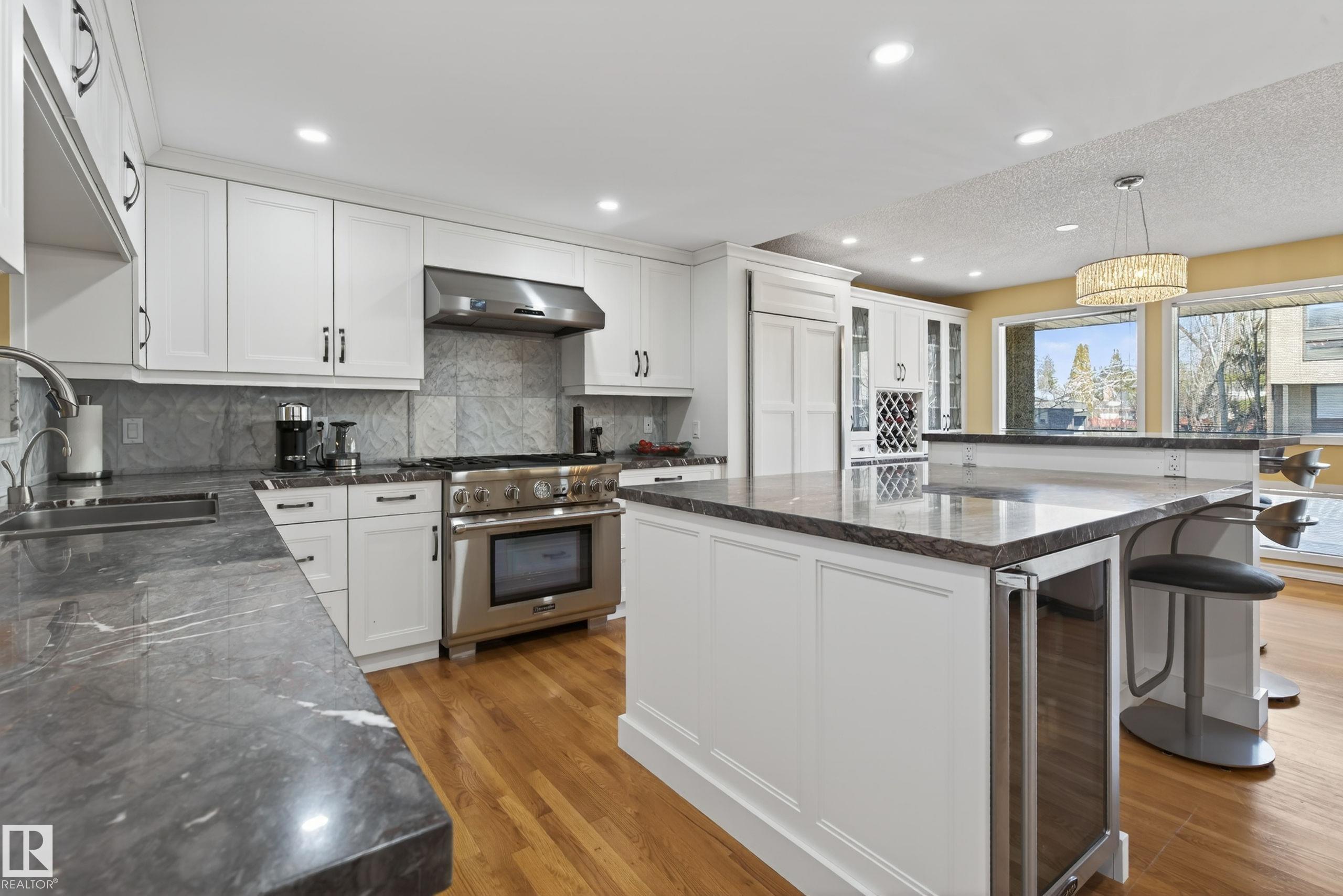 https://zimg.paragon.ice.com/ParagonImages/Property/PM/RAE/225396548/9/0/0/37e57ffbb21e27e002288978cf673797/1/7a513b53446d2530c4bc0a2f2b10b5b5/225396548-0027475c-e22a-44af-8442-5953207deae5.JPG
