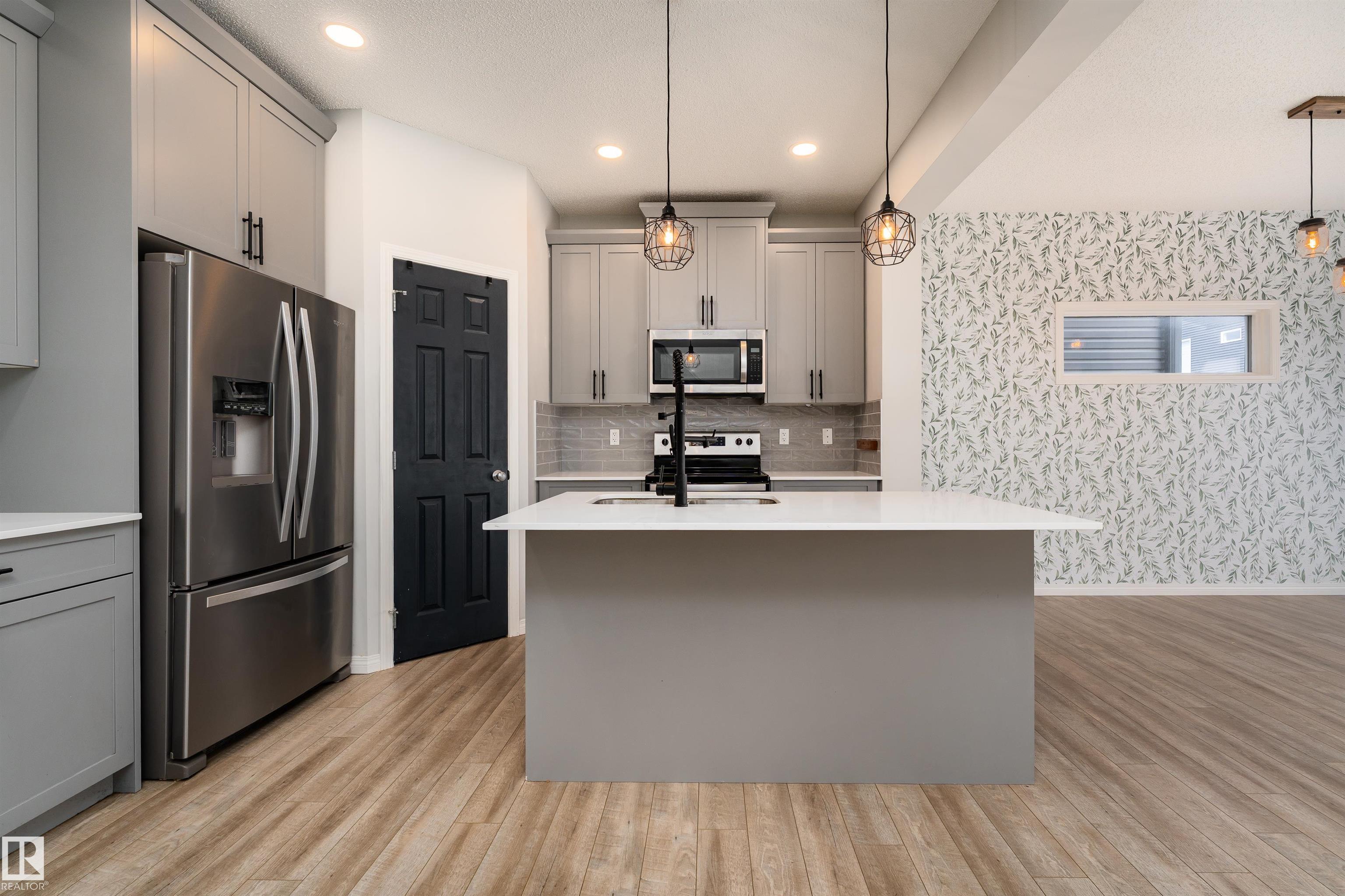 6484 King Wynd SW, Keswick, Edmonton